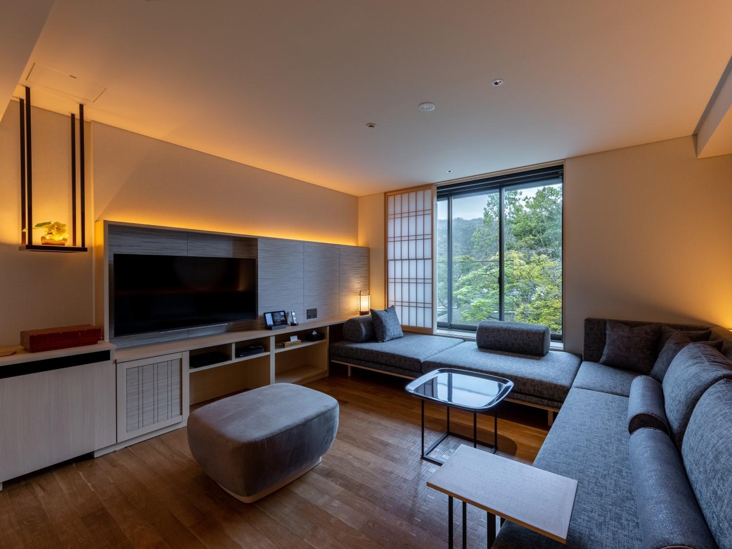 Fufu Luxury Corner Suite with Hot Spring Bath