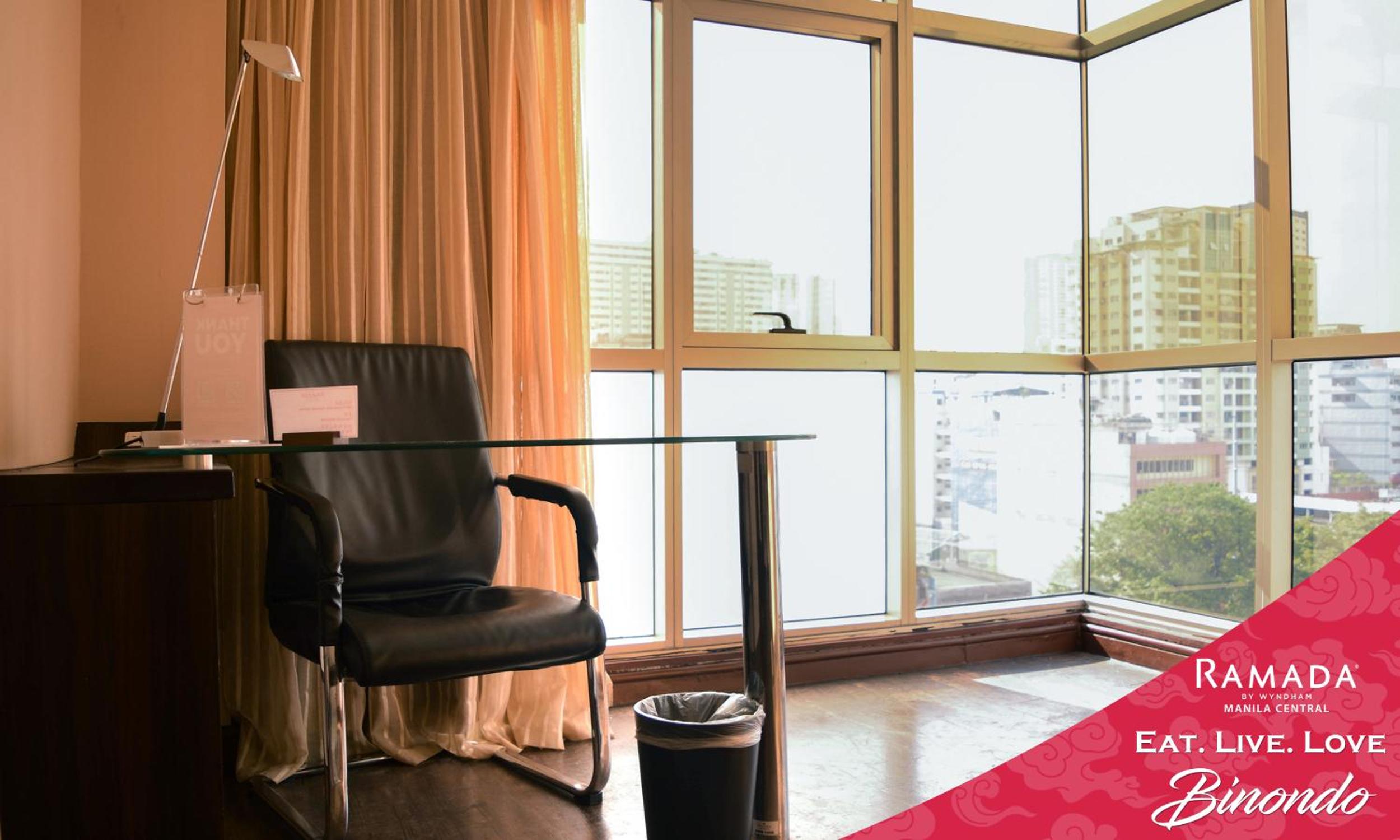 One-Bedroom Suite - Photo 11