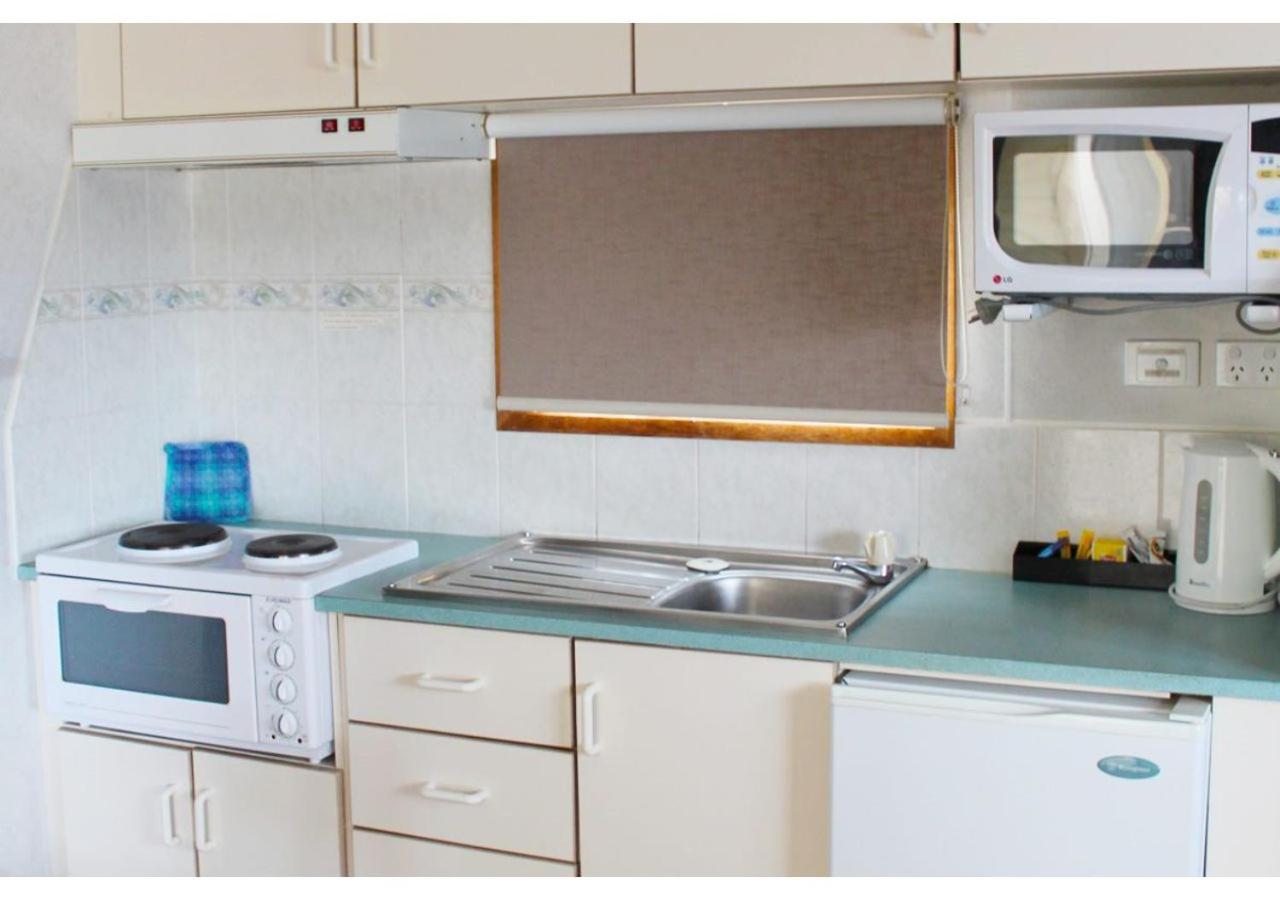 Economy Studio -Sleeps 6 (No Ensuite) - Photo 4