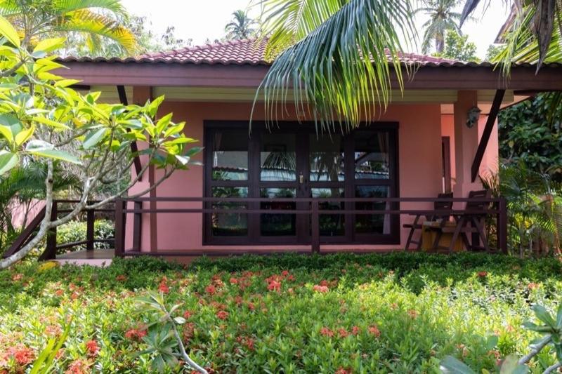 Bungalow (2 Adults) photo 3