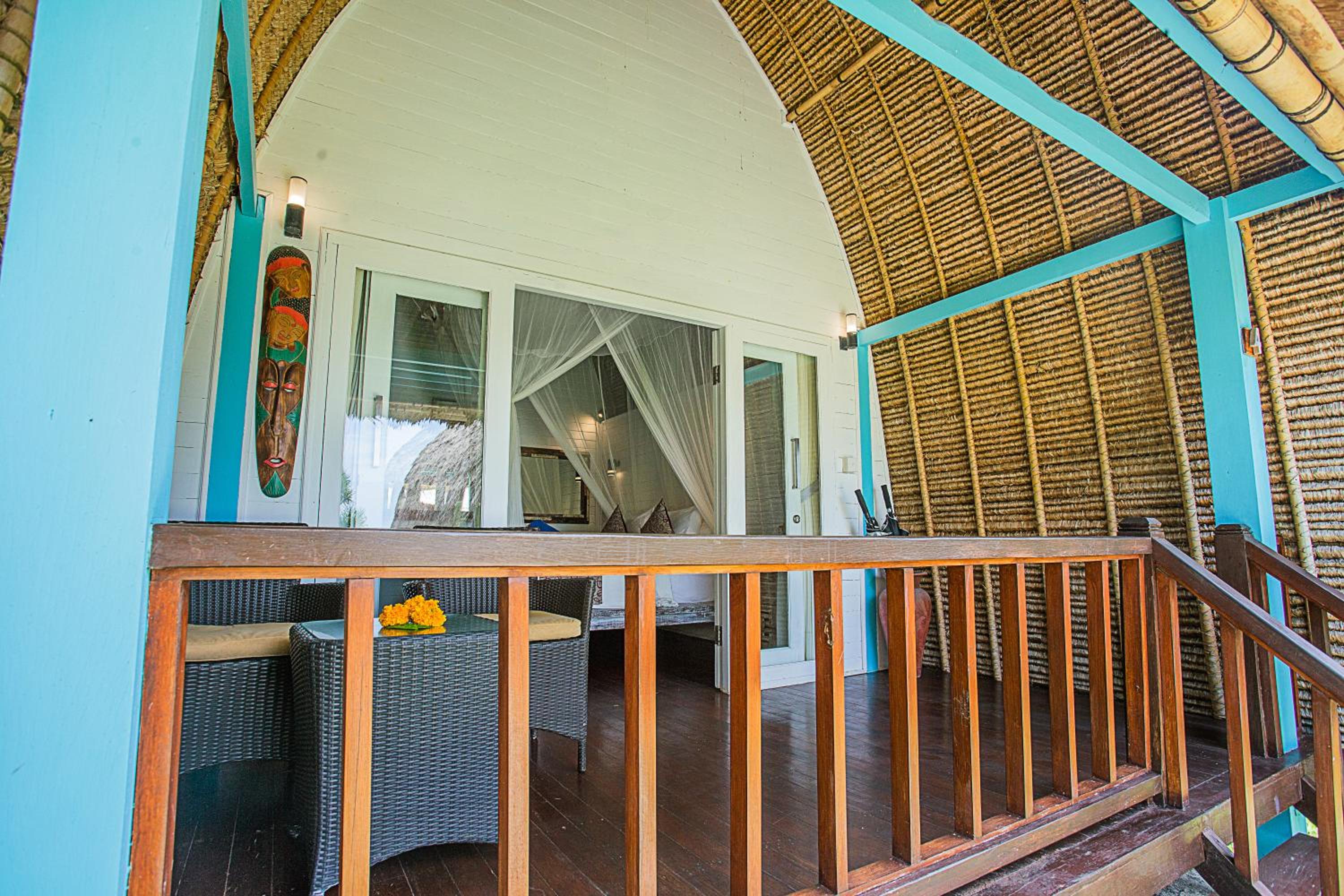 Deluxe Bungalow with Garden View - Photo 3