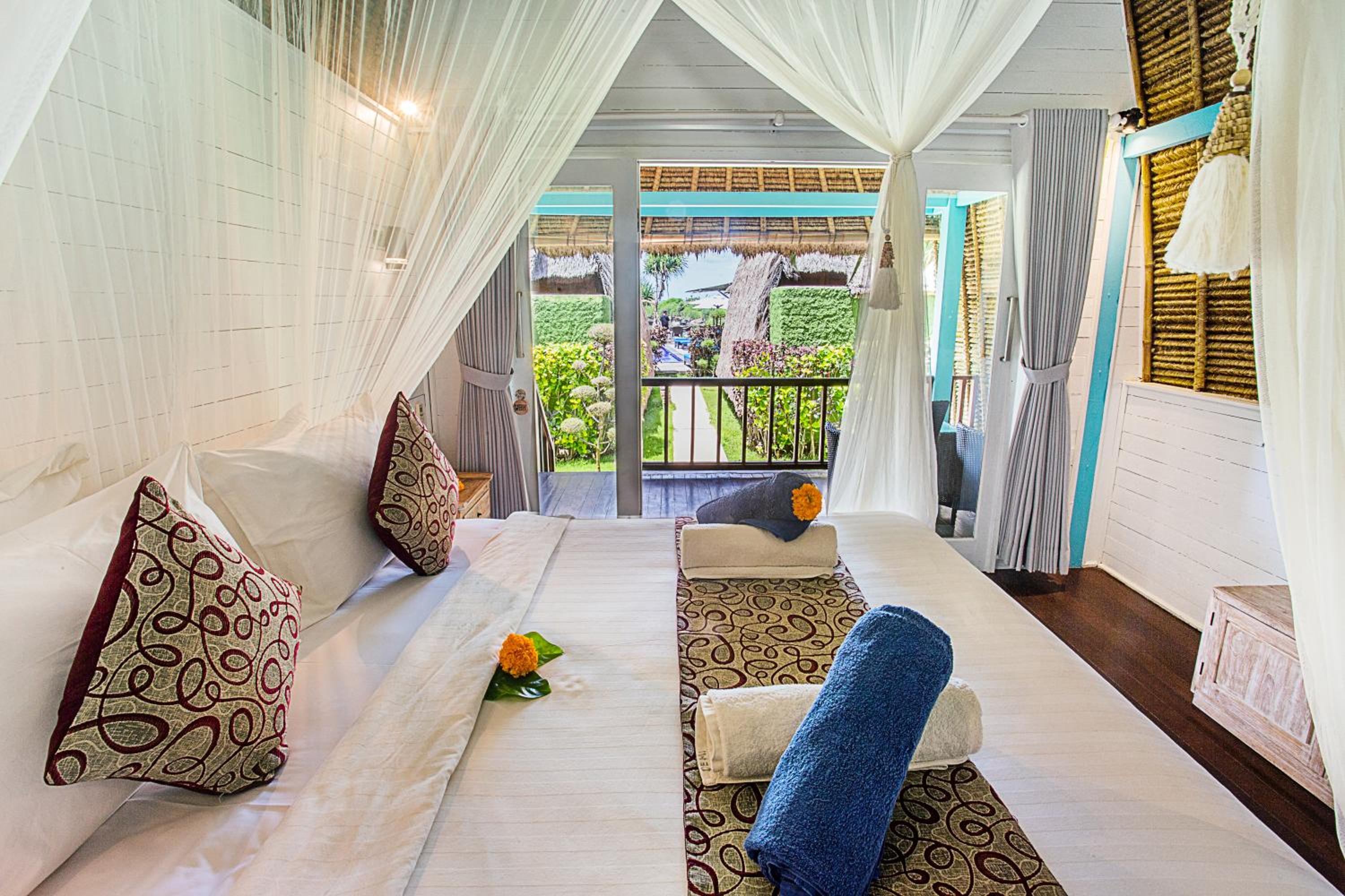 Deluxe Bungalow with Garden View - Photo 2