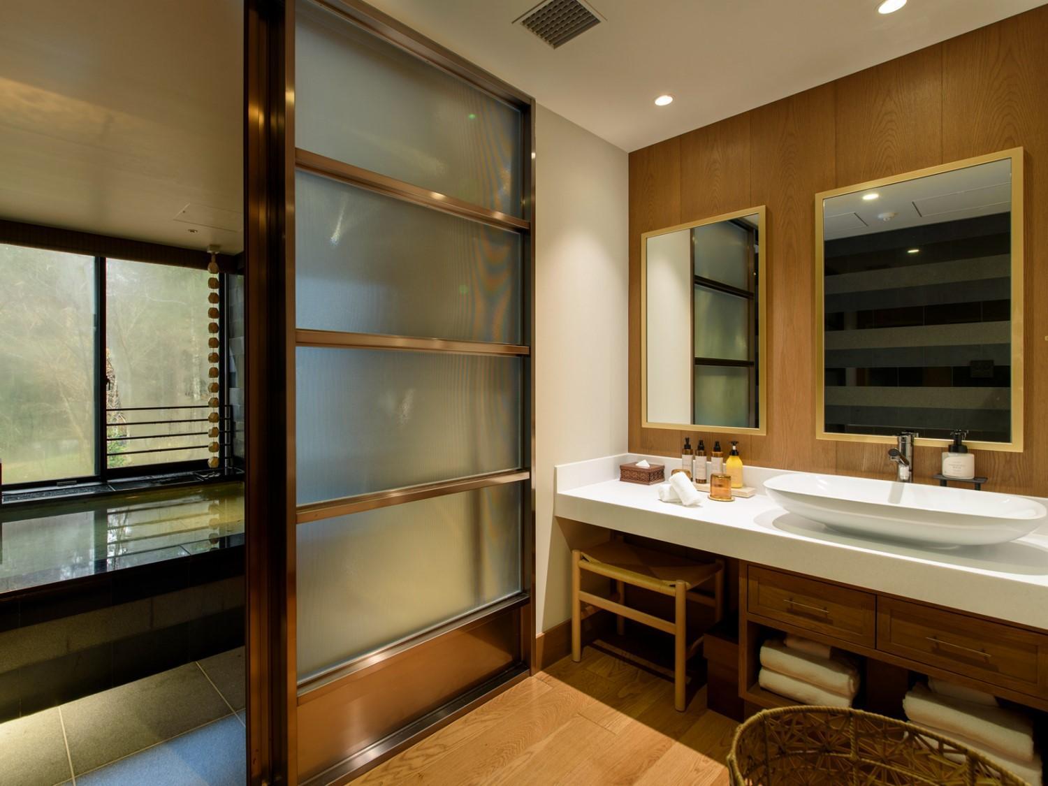 Premium Suite Twin with Hot Spring Bath photo 3