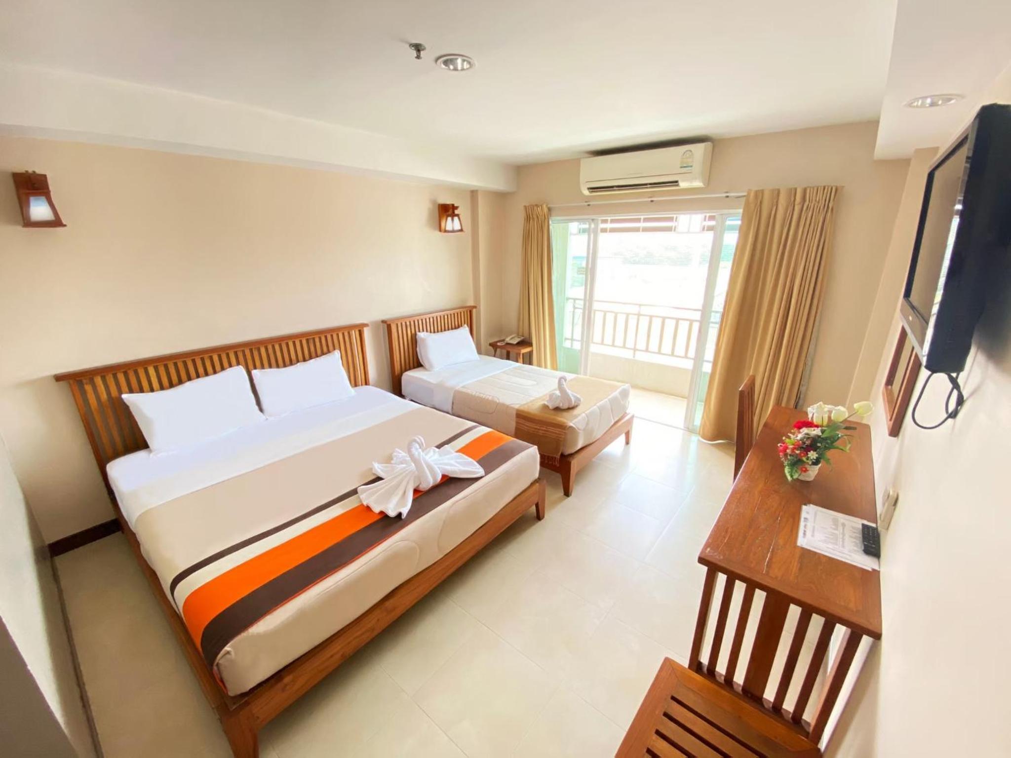 Triple Room With Private Bathroom