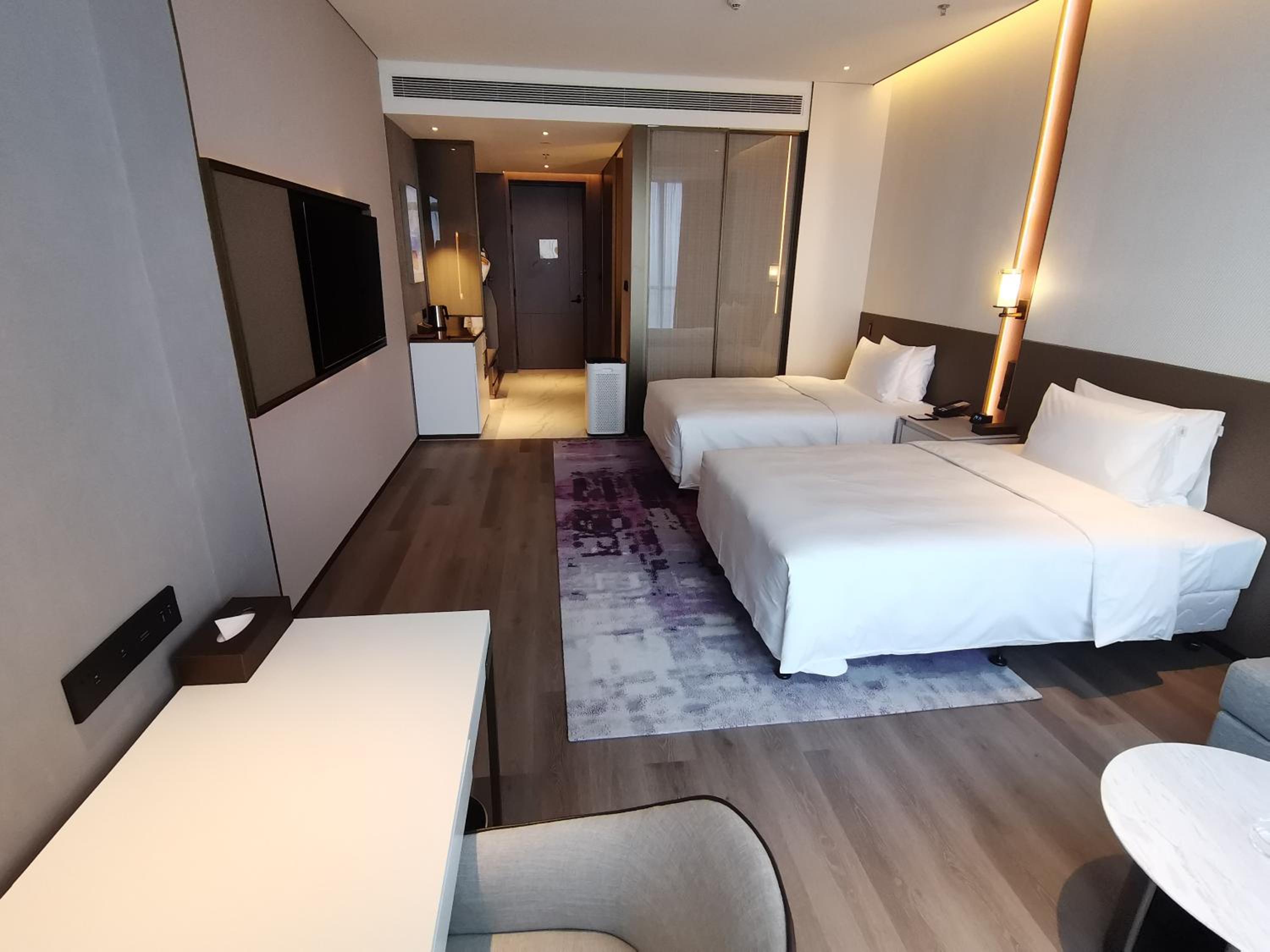 Deluxe Twin Room - Non-Smoking - Photo 11