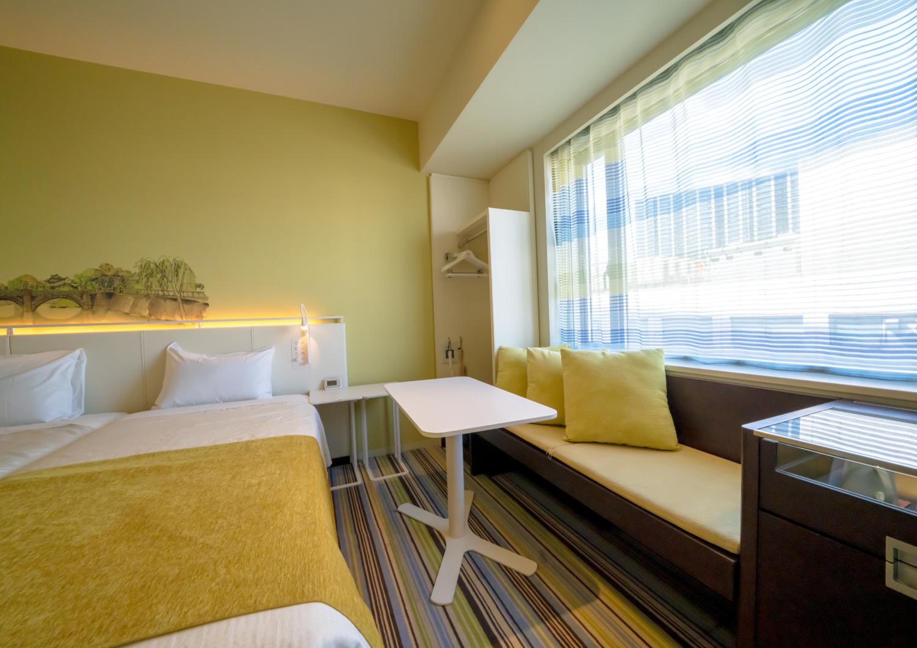 Triple Room 5th Floor - Non Smoking photo 3
