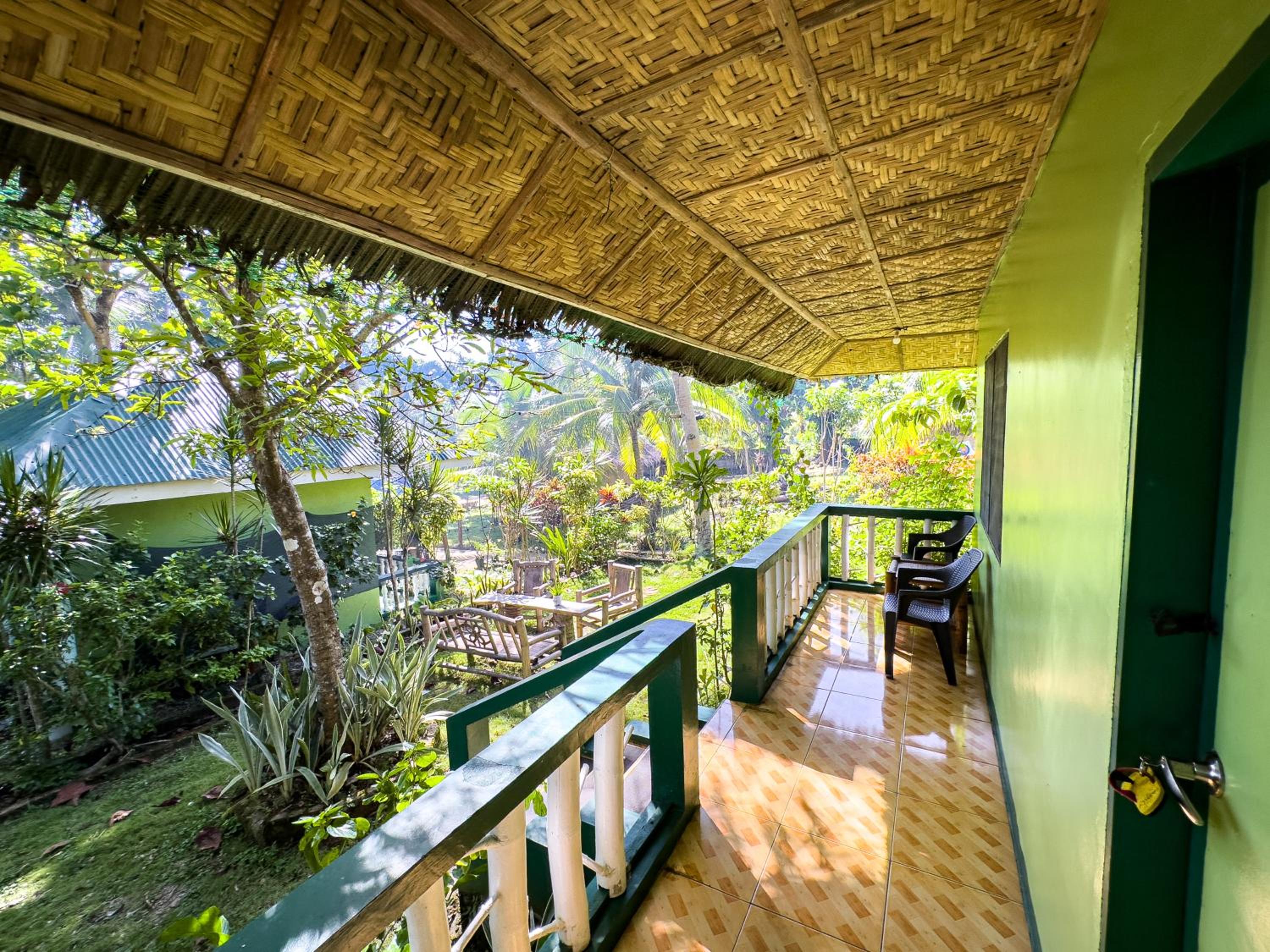 Family Bungalow - Photo 2