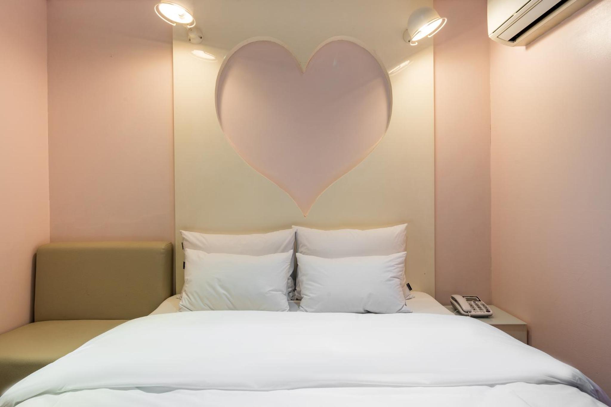 Deluxe Double Room - Photo 7