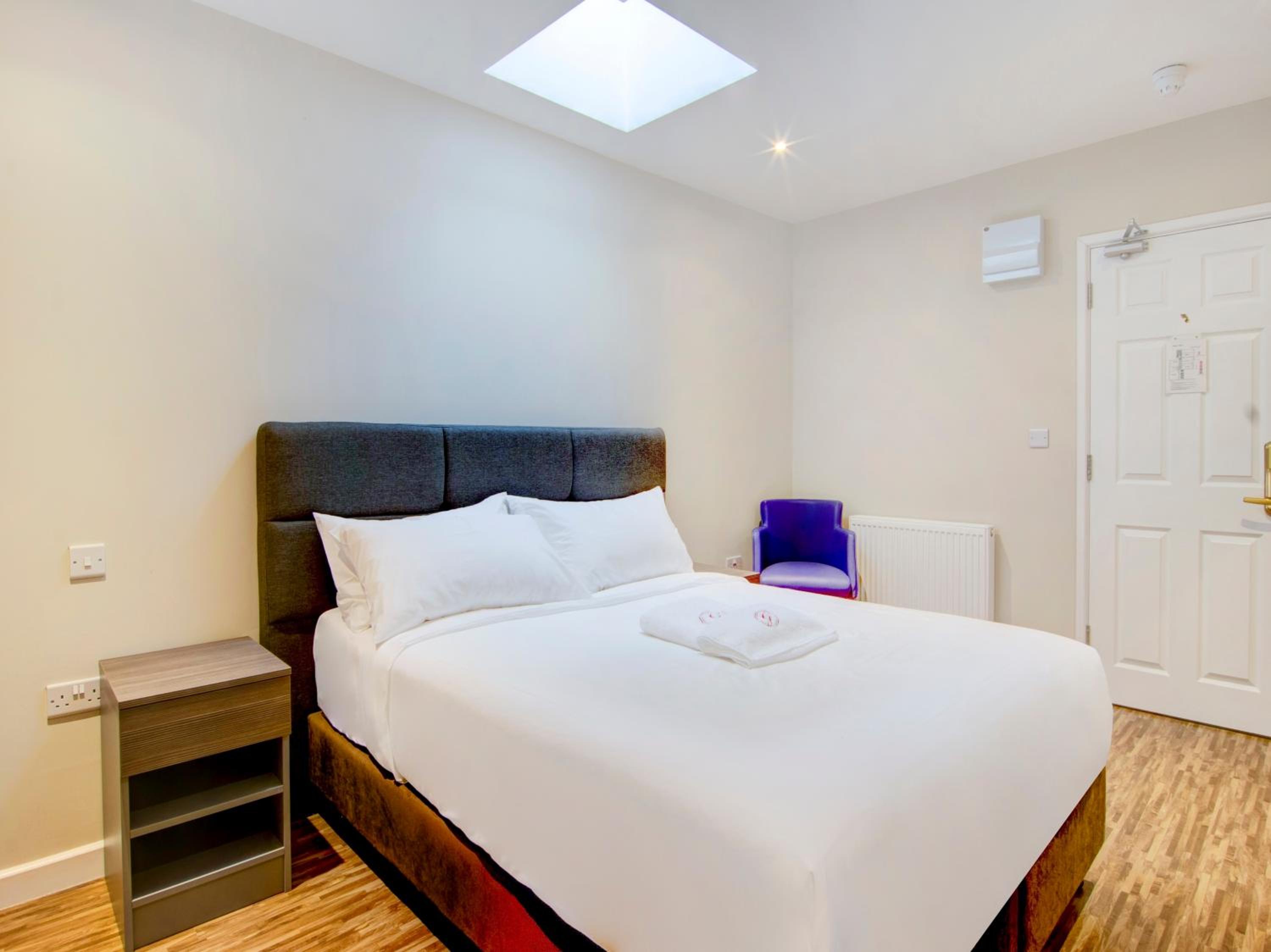 Deluxe Double Suite with Bath