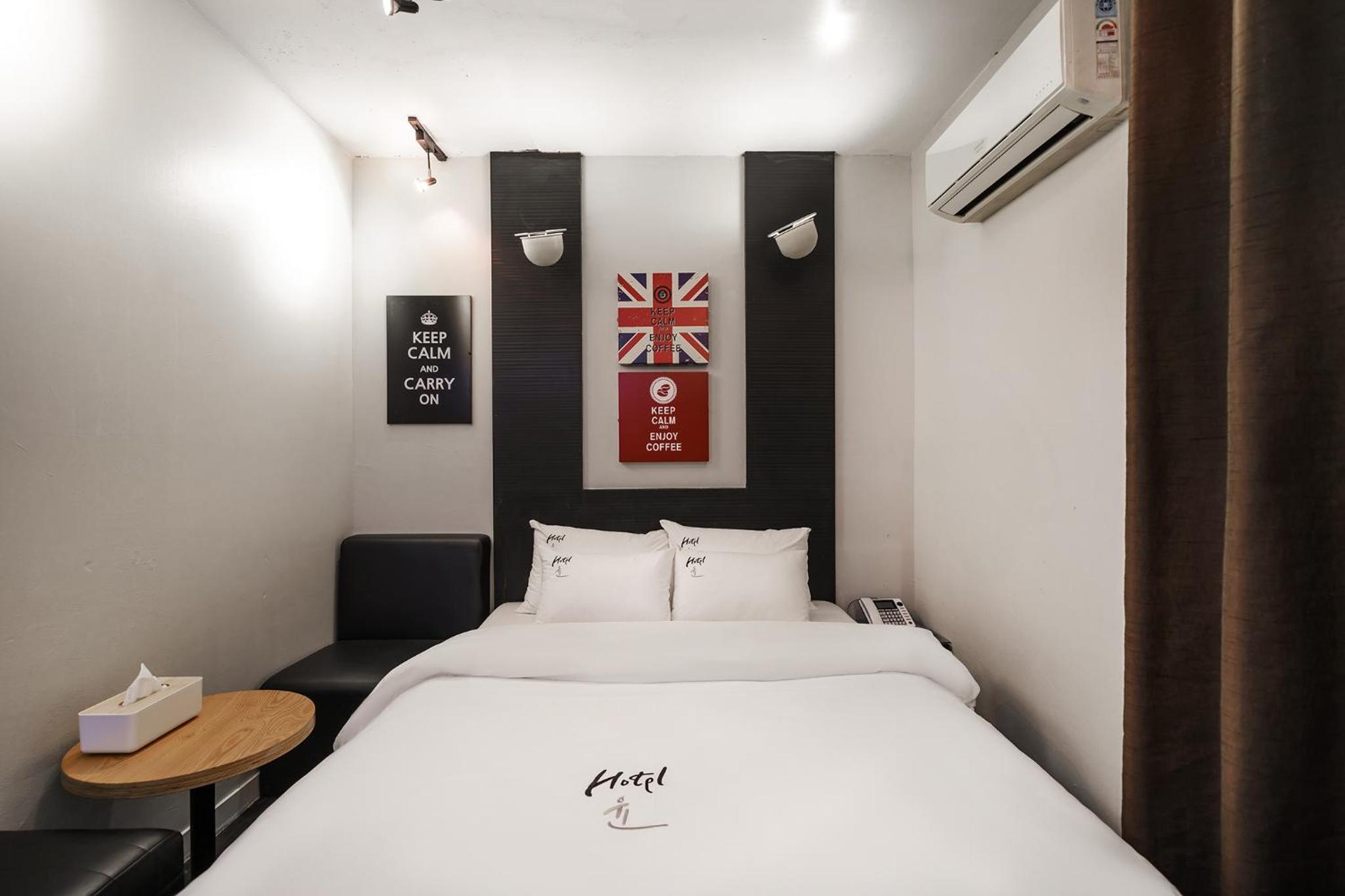 Deluxe Double Room with OTT Service - Photo 6
