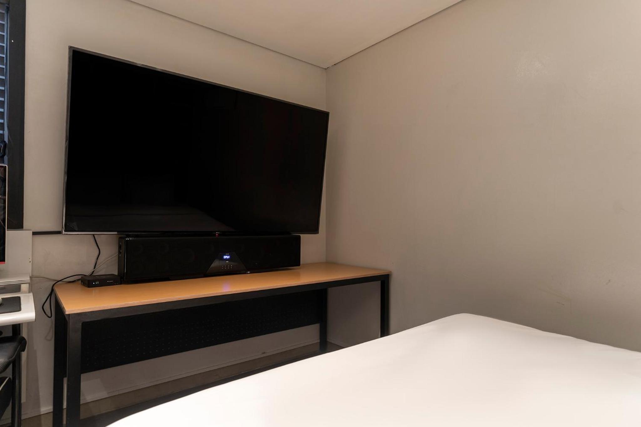 Premium Double Room - Photo 16