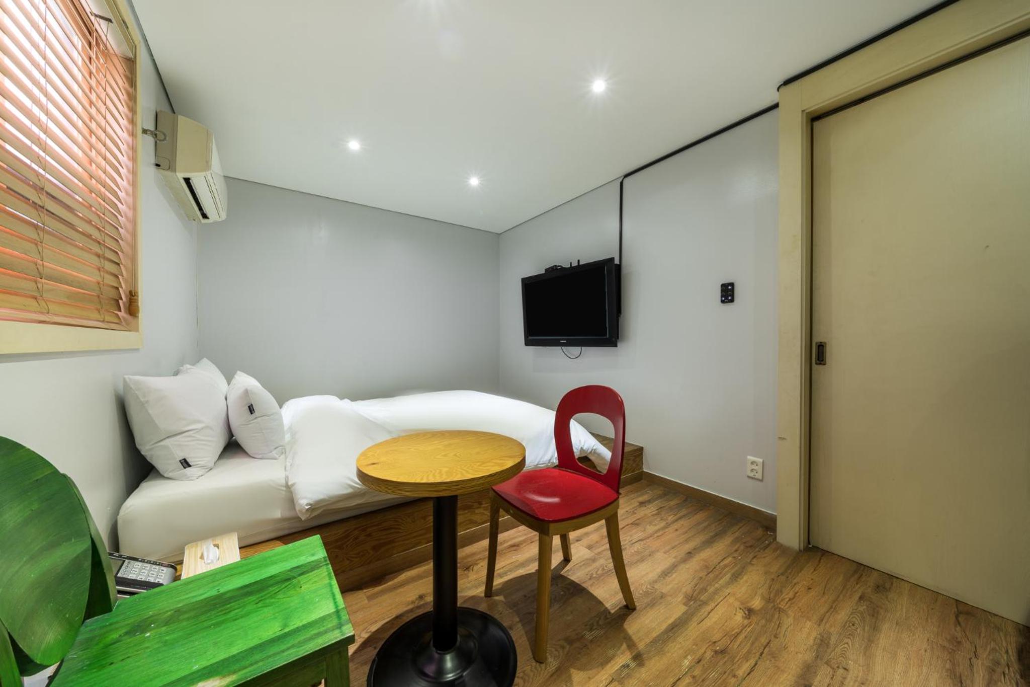 Premium Double Room - Photo 17