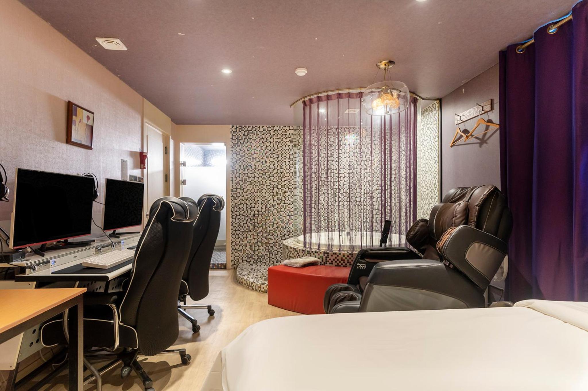 Premium Suite - Photo 2