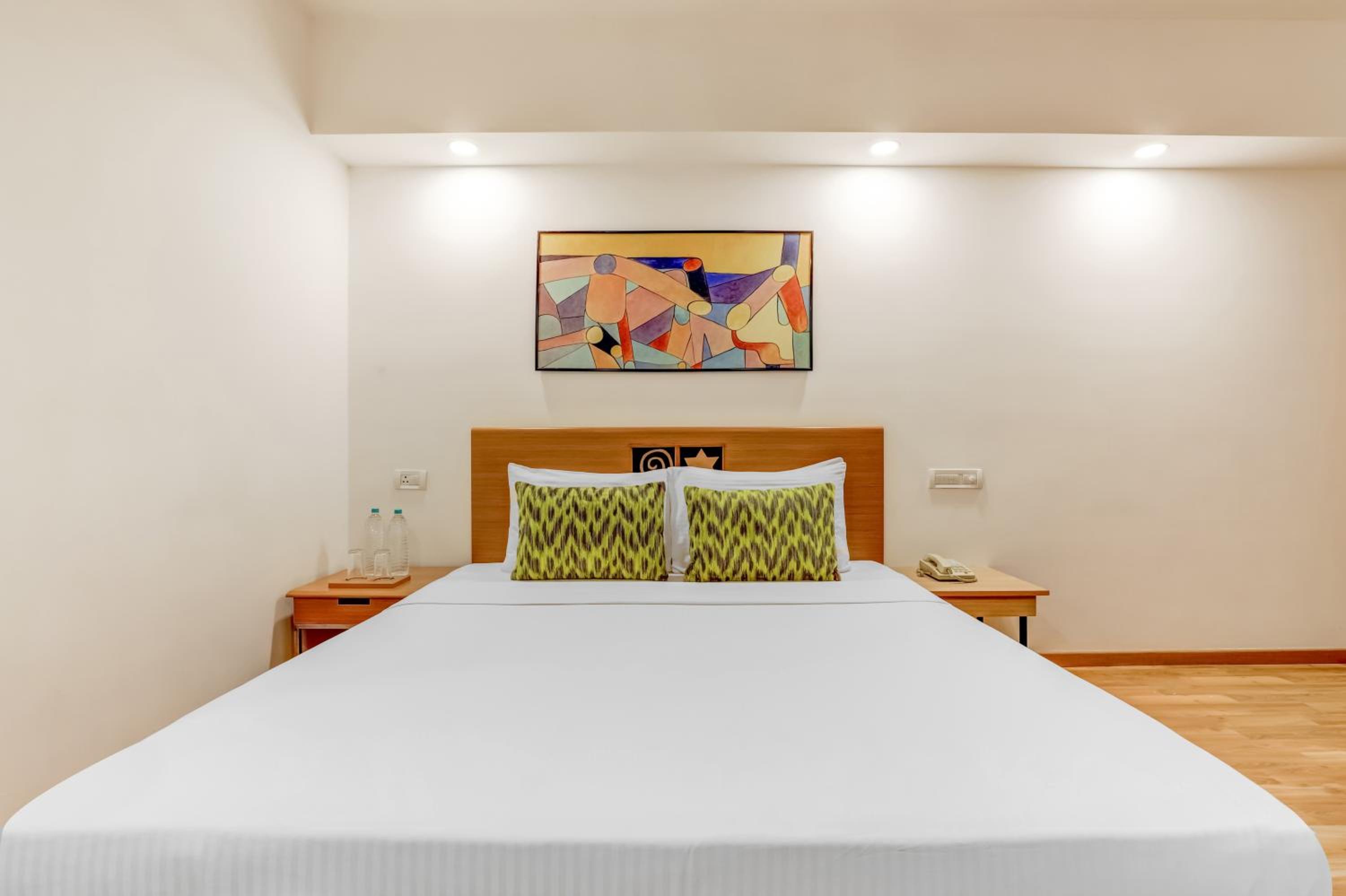 Deluxe King Room - Photo 1