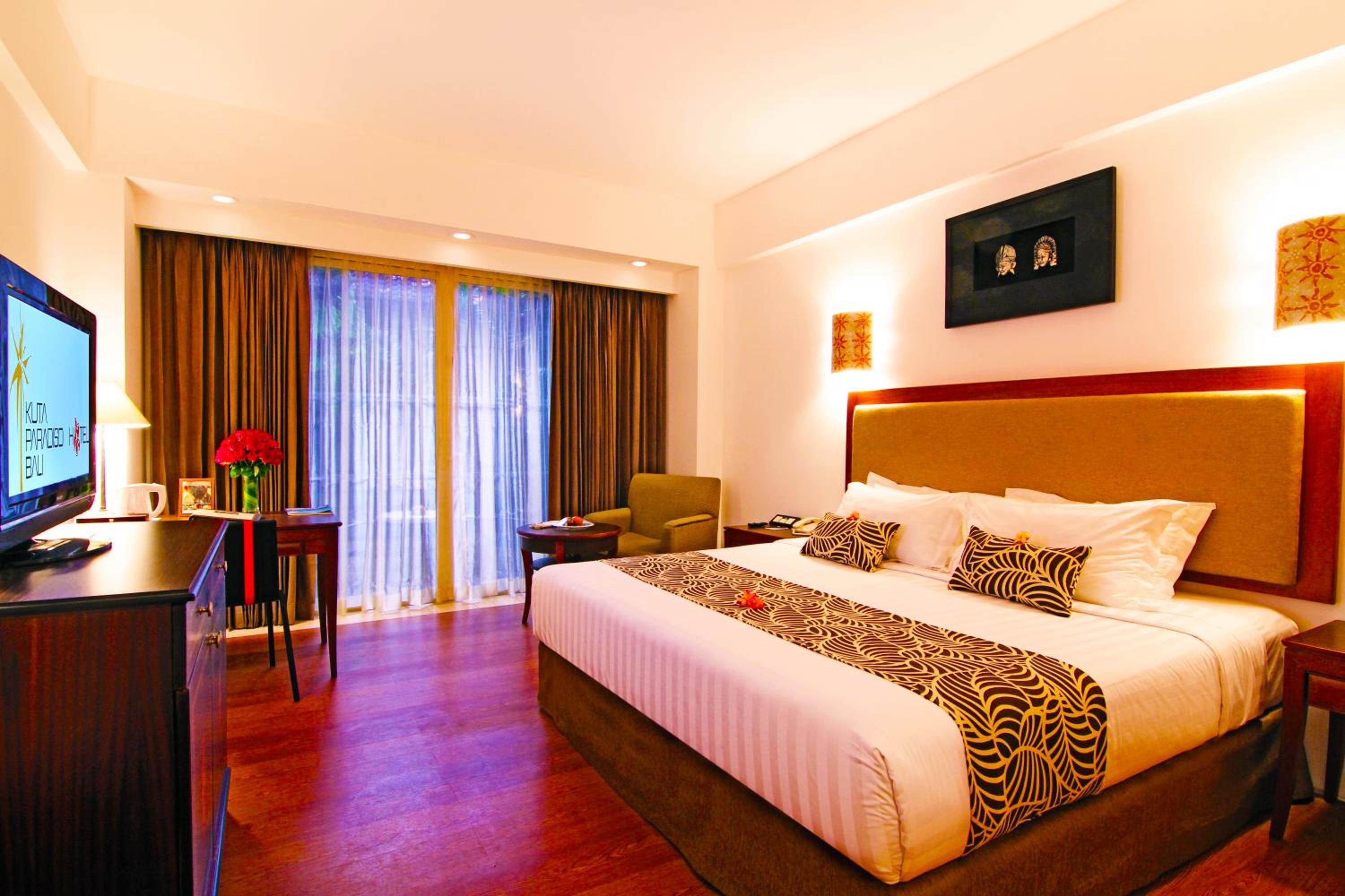Deluxe Double or Twin Room with Free Airport Transfer