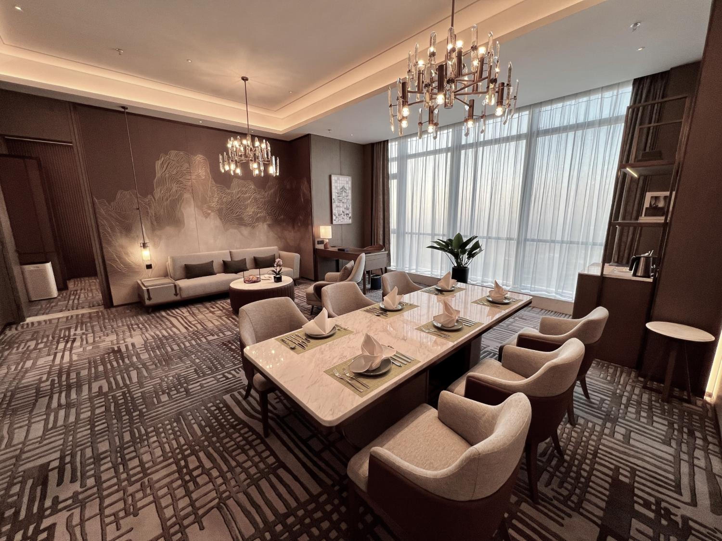 Executive Suite photo 2