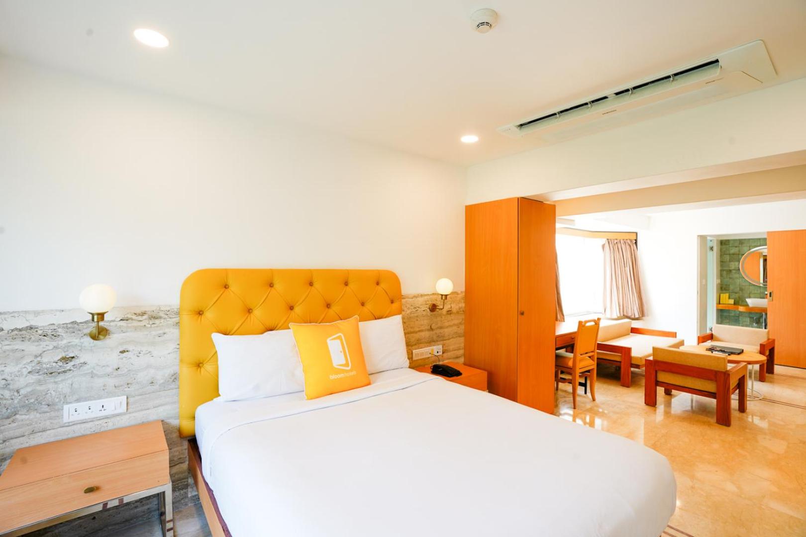 Suite - Photo 1