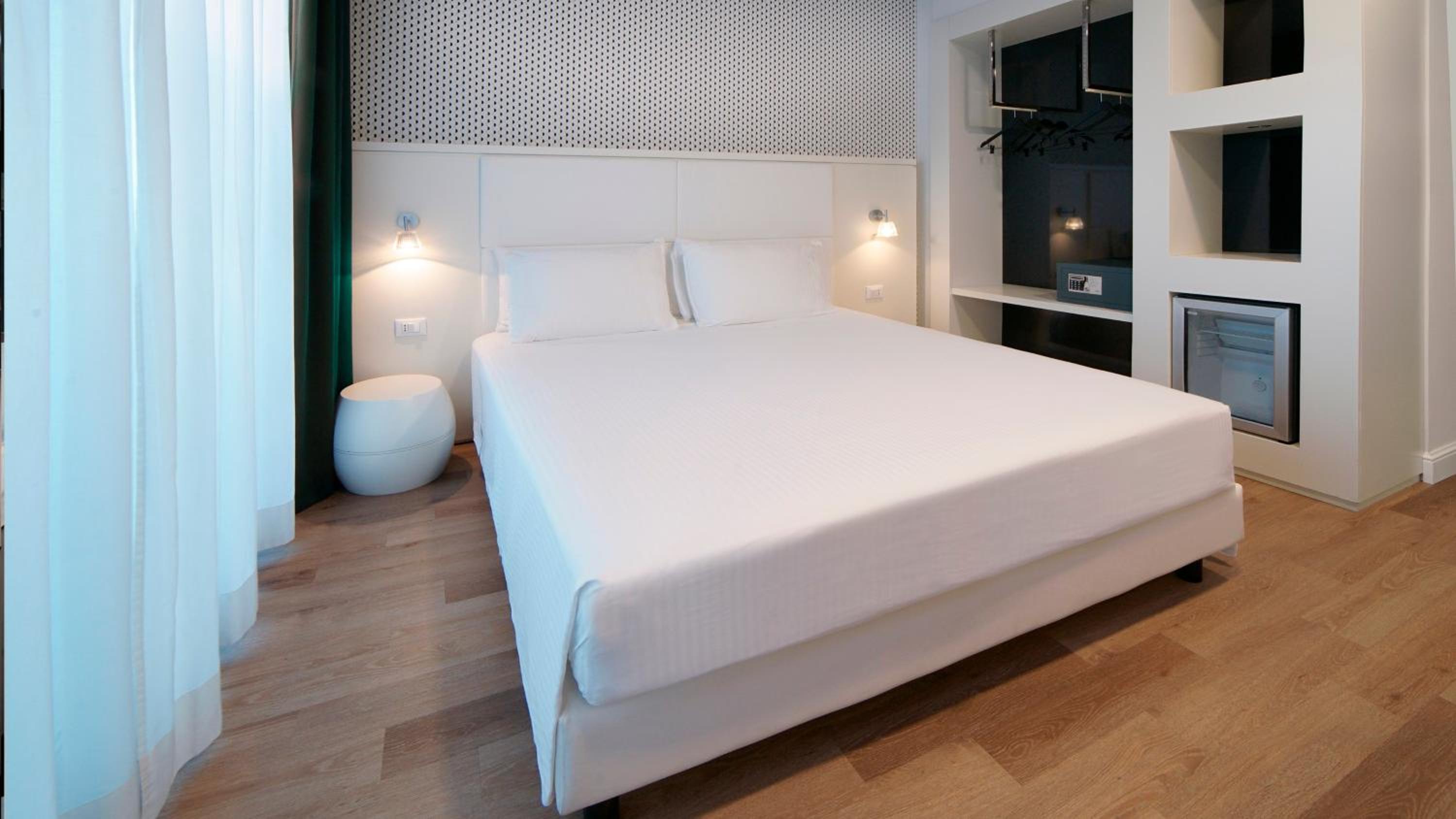 Standard Room - Photo 1