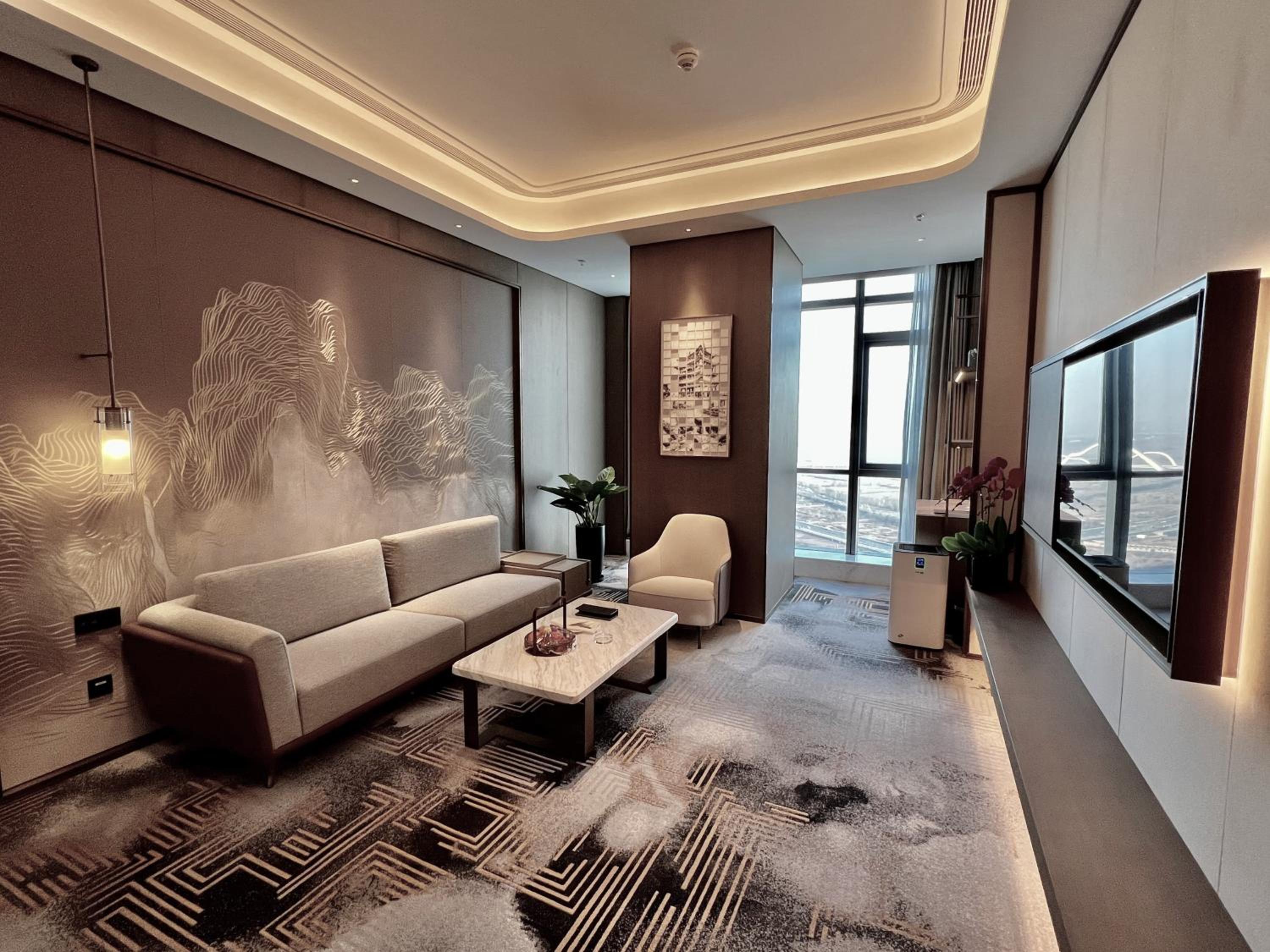 Deluxe Suite photo 2