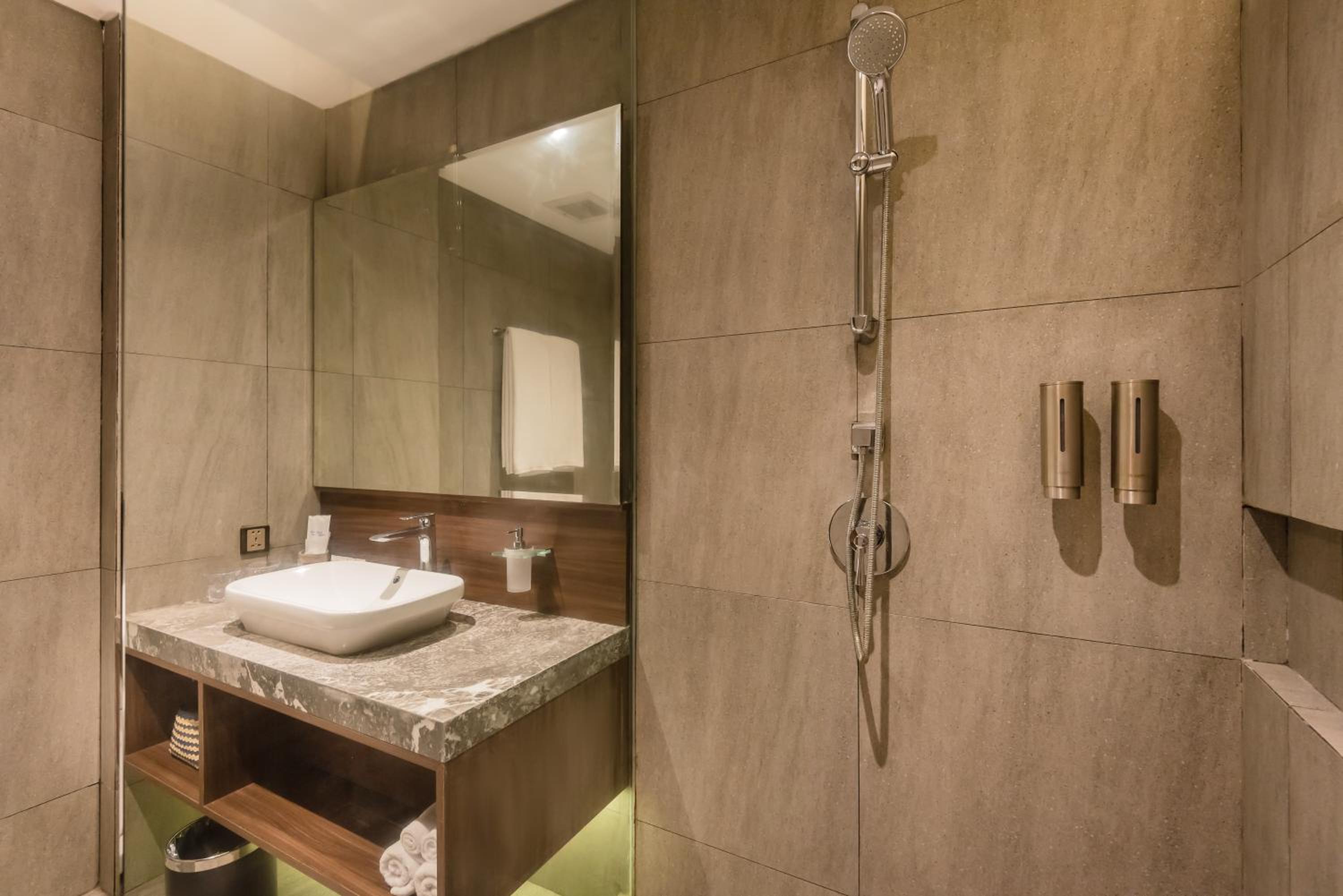 Executive Double Room - Photo 10