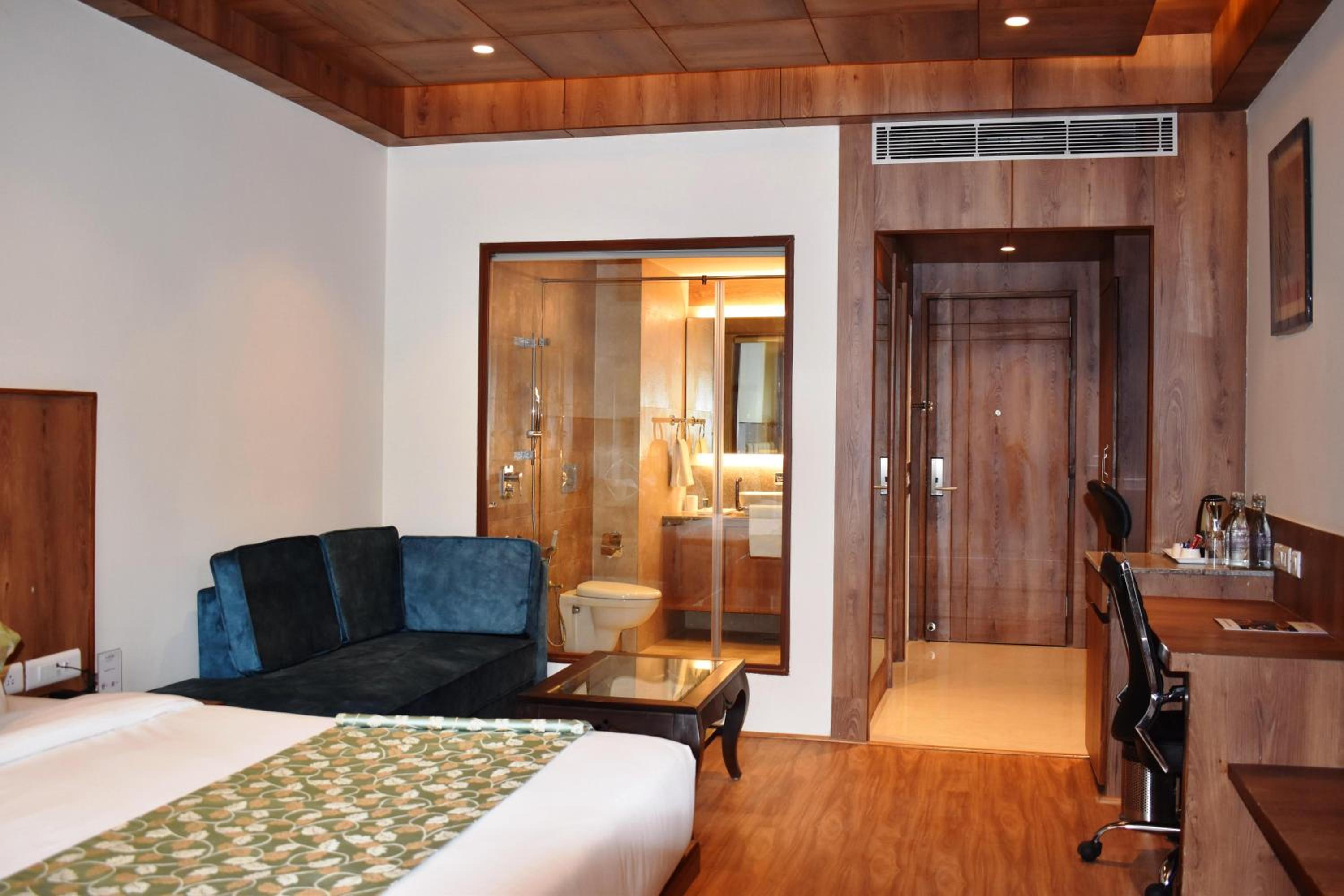 Club Room Valley View with Balcony Club Room Valley View with Balcony
