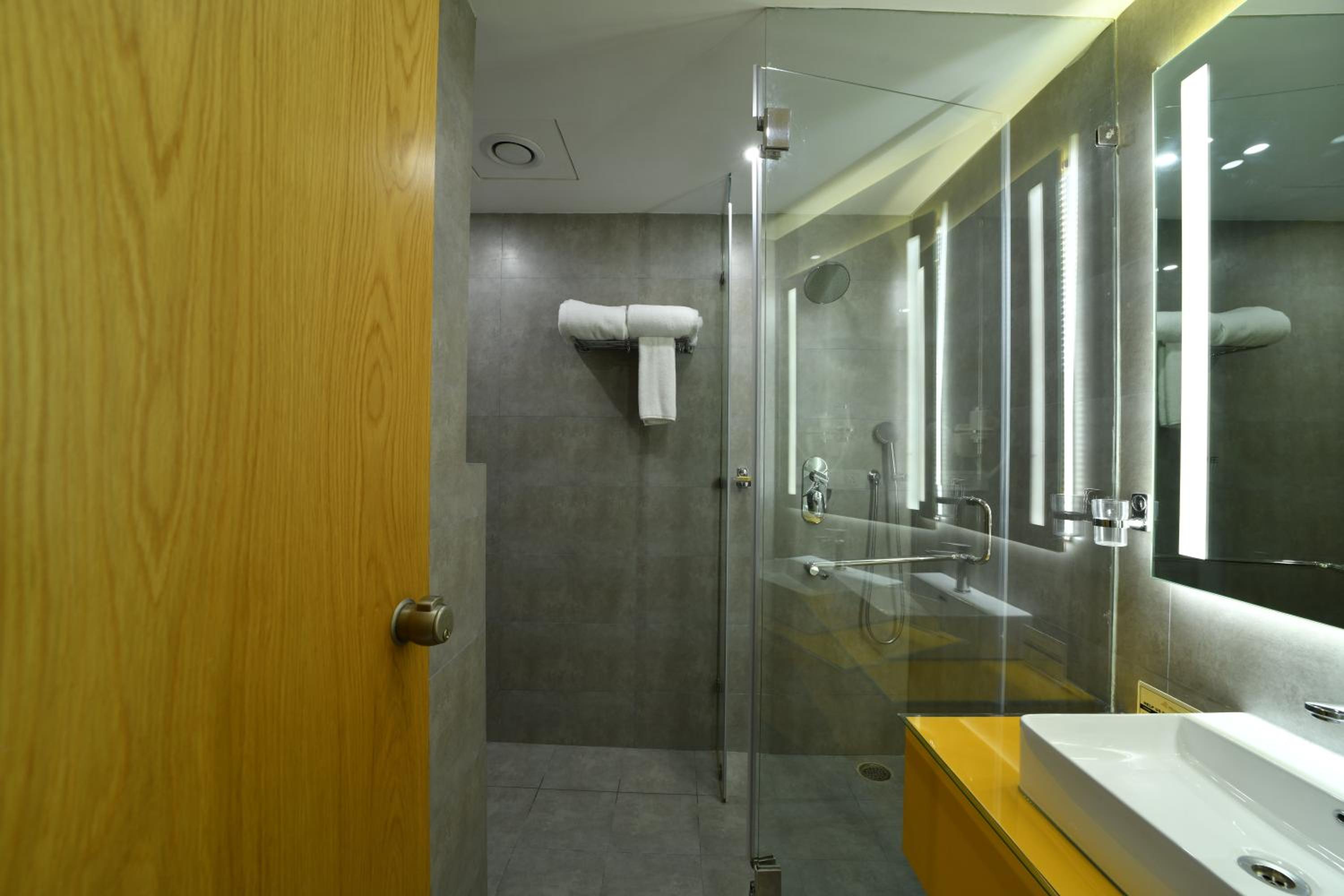 Premium Room - Photo 7