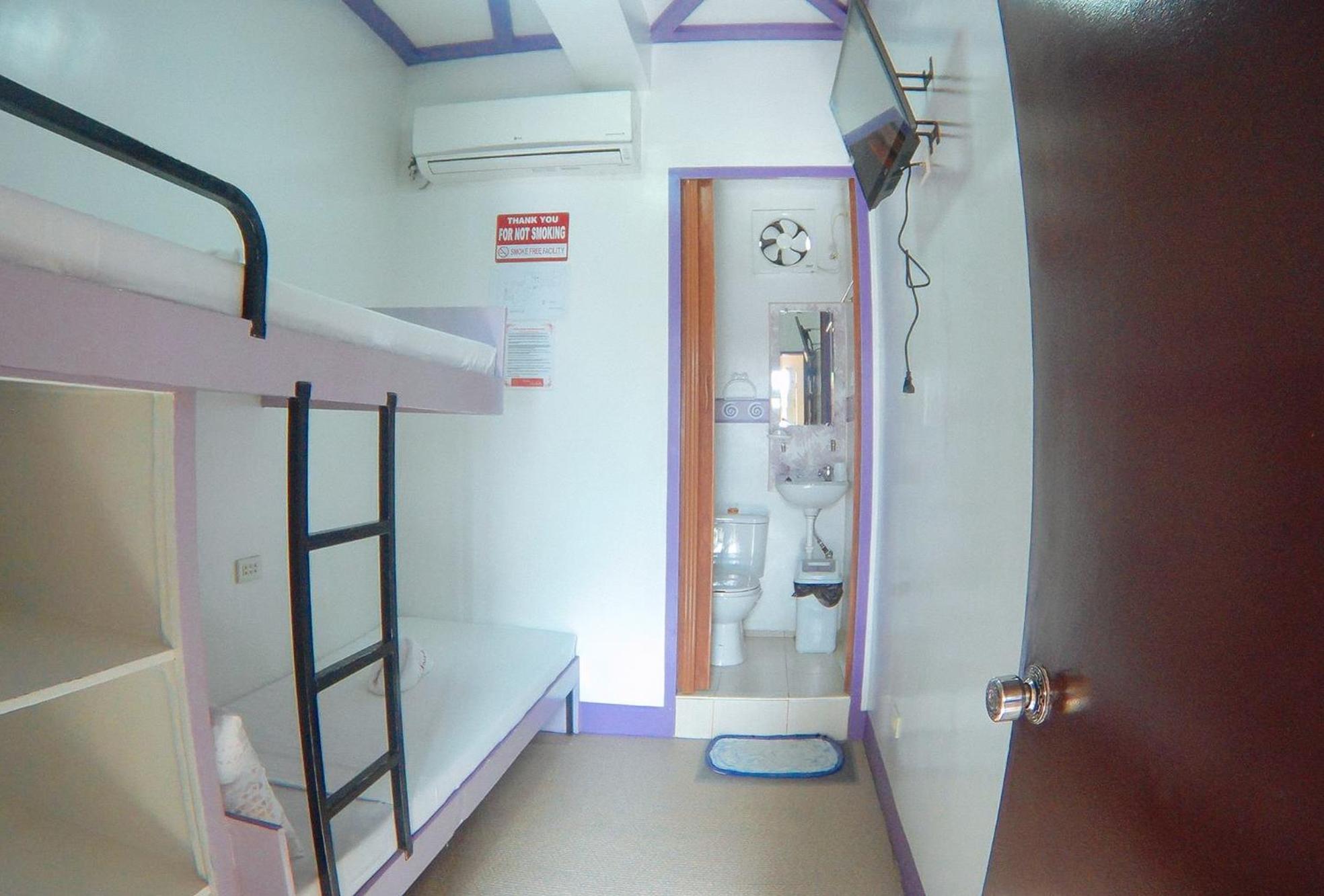 Twin Room - Photo 2