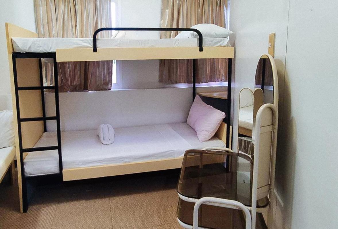 Mixed Dormitory Room