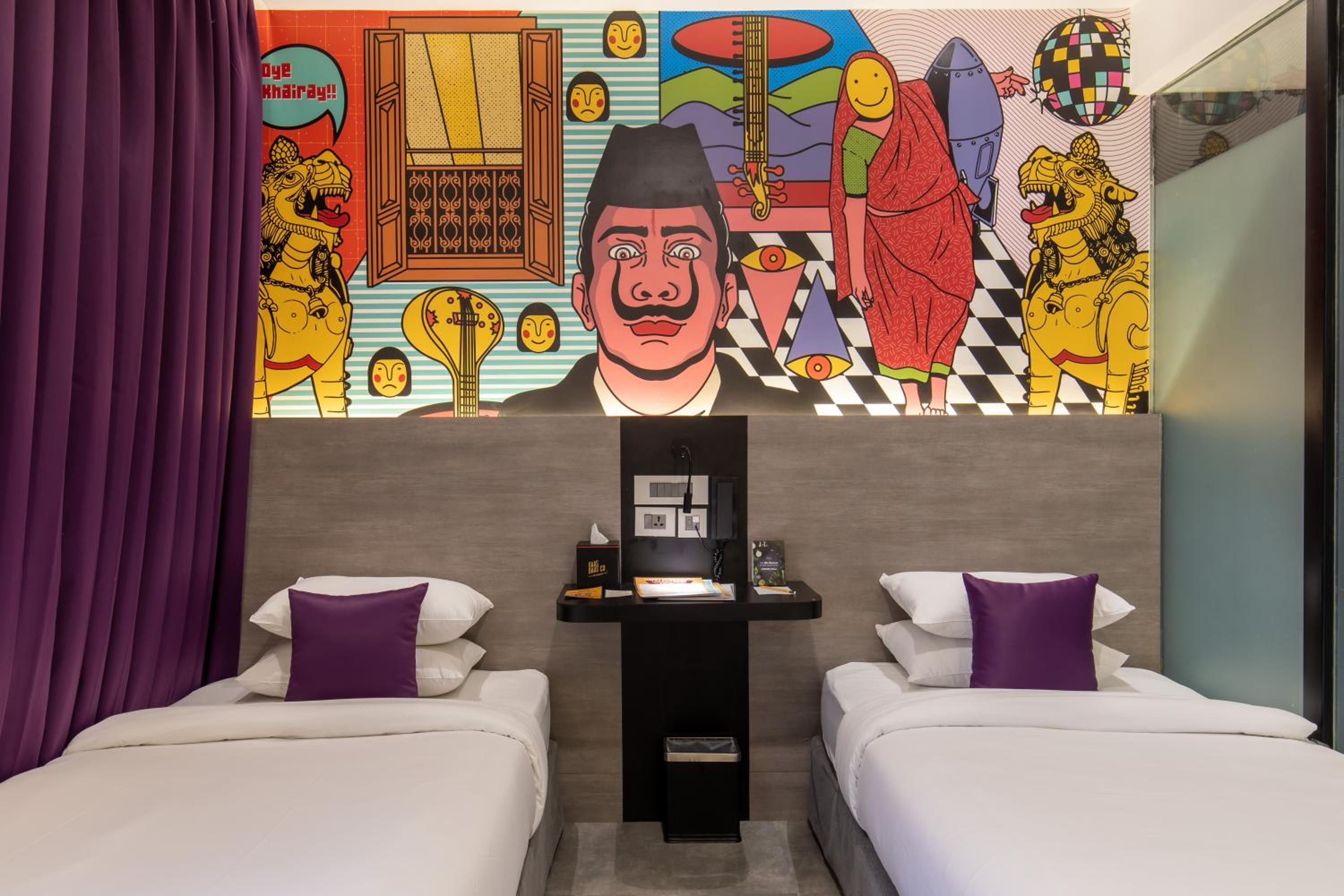 Deluxe Queen Room With Balcony photo 2