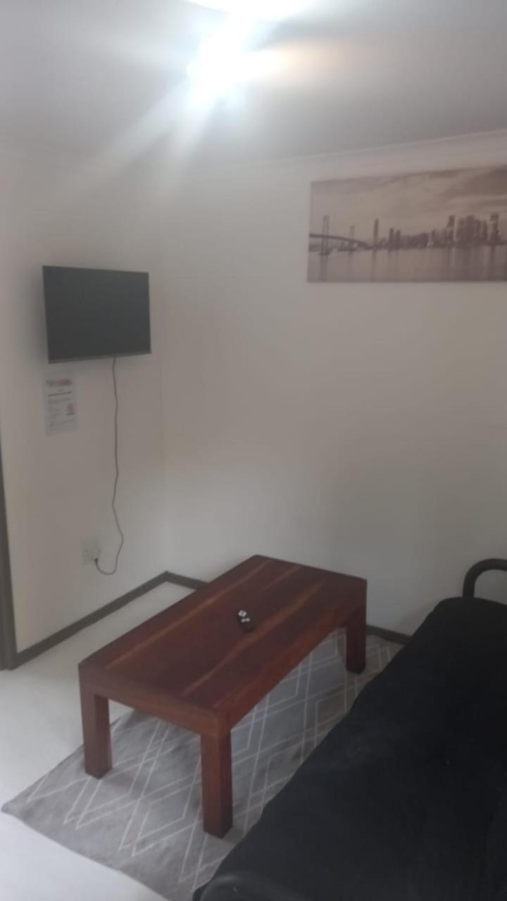 One-Bedroom Apartment - Photo 4