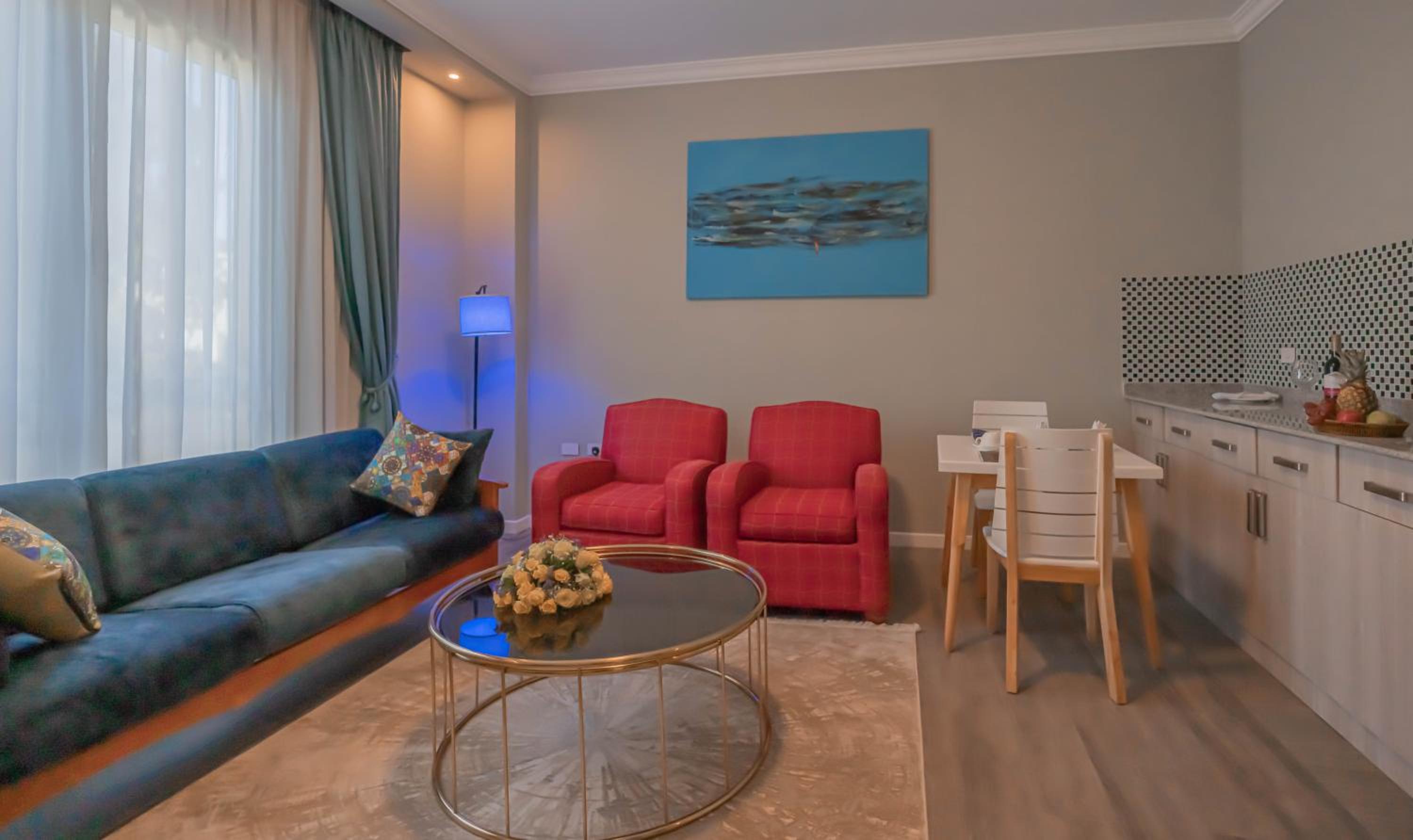 Premium Suite - Photo 5