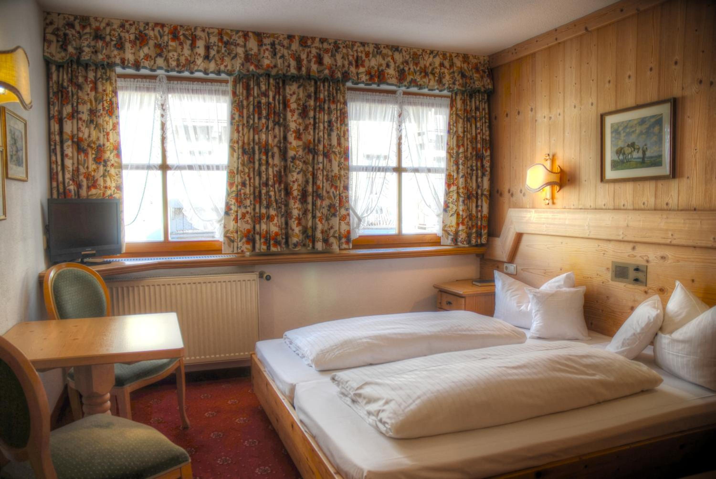 Double Room - Photo 7