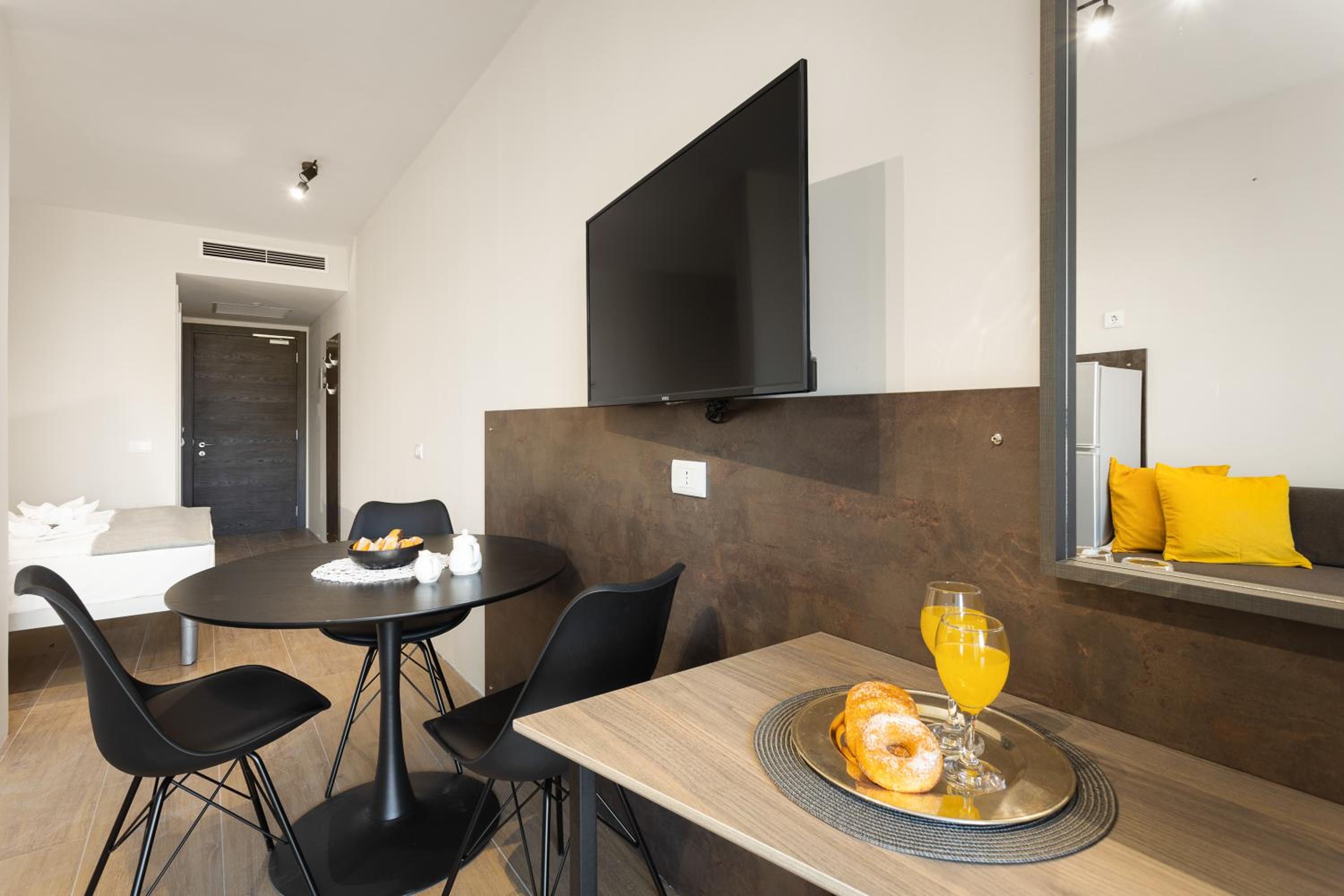 Studio Apartment with Balcony