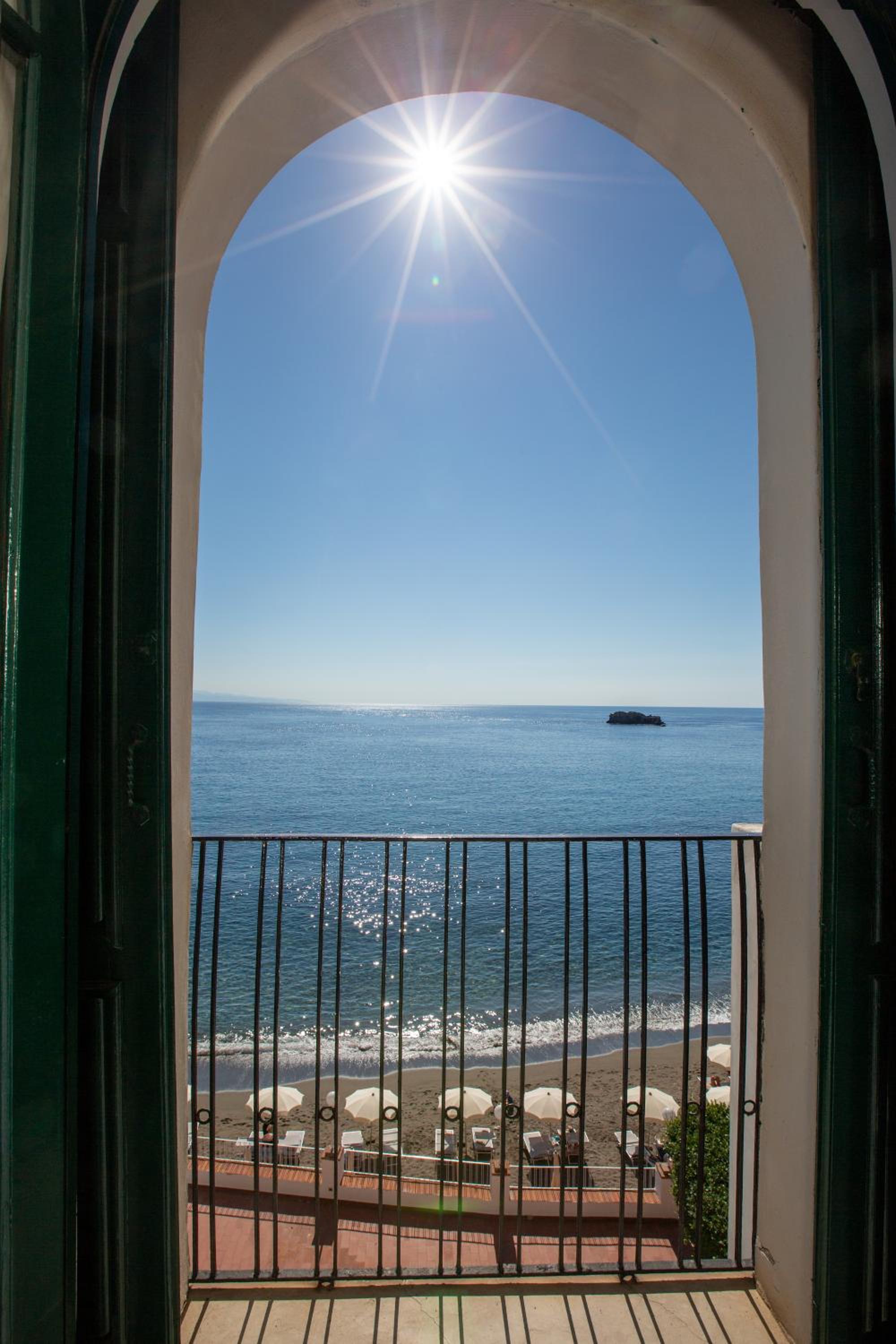 Standard Double or Twin Room with Sea View - Photo 7