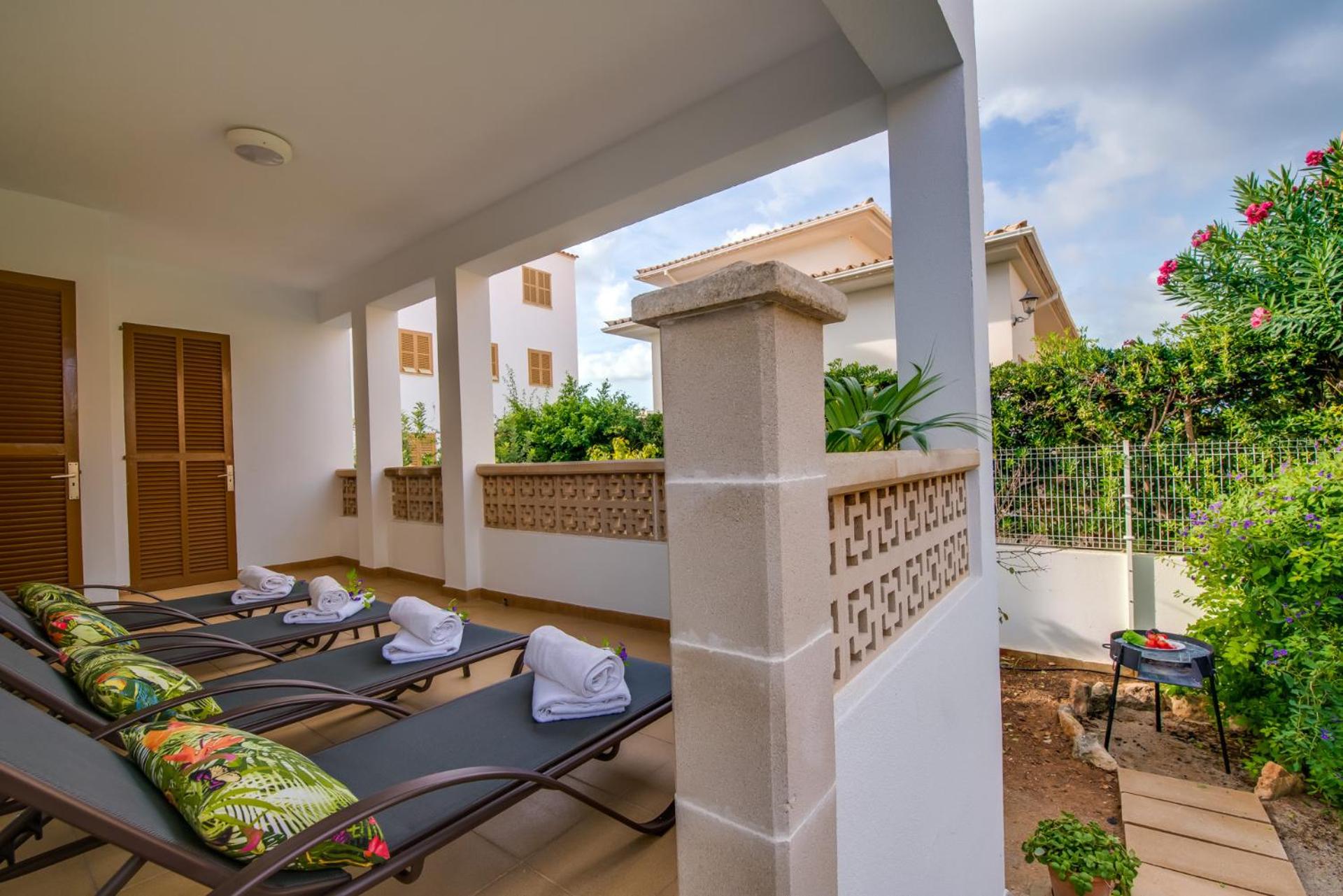 Apartment with Terrace photo 2