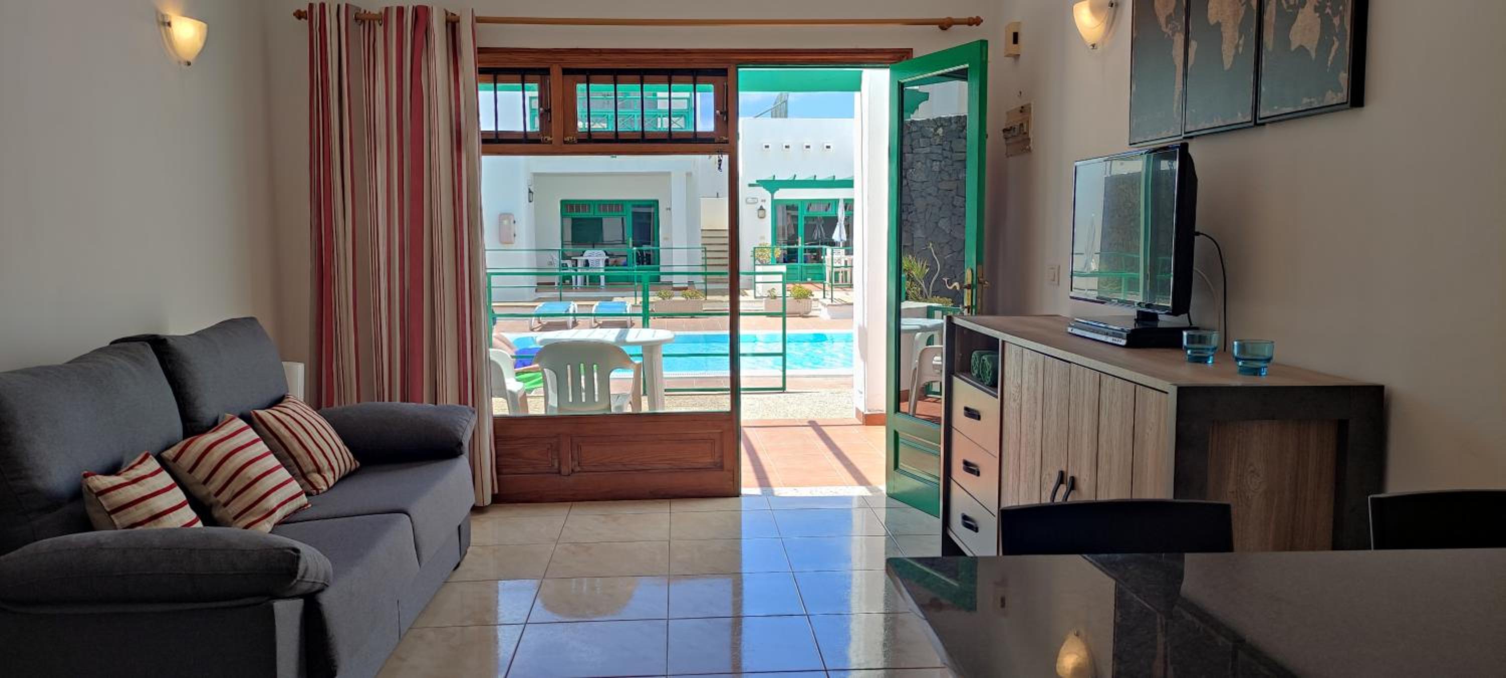 Apartamento con vista a la piscina