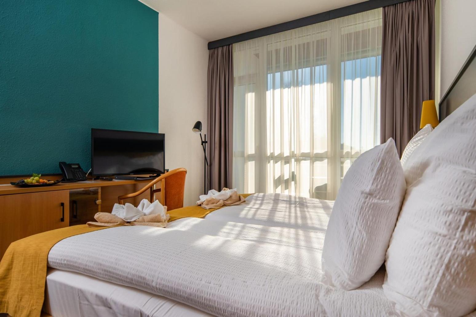 Standard Double or Twin Room photo 3