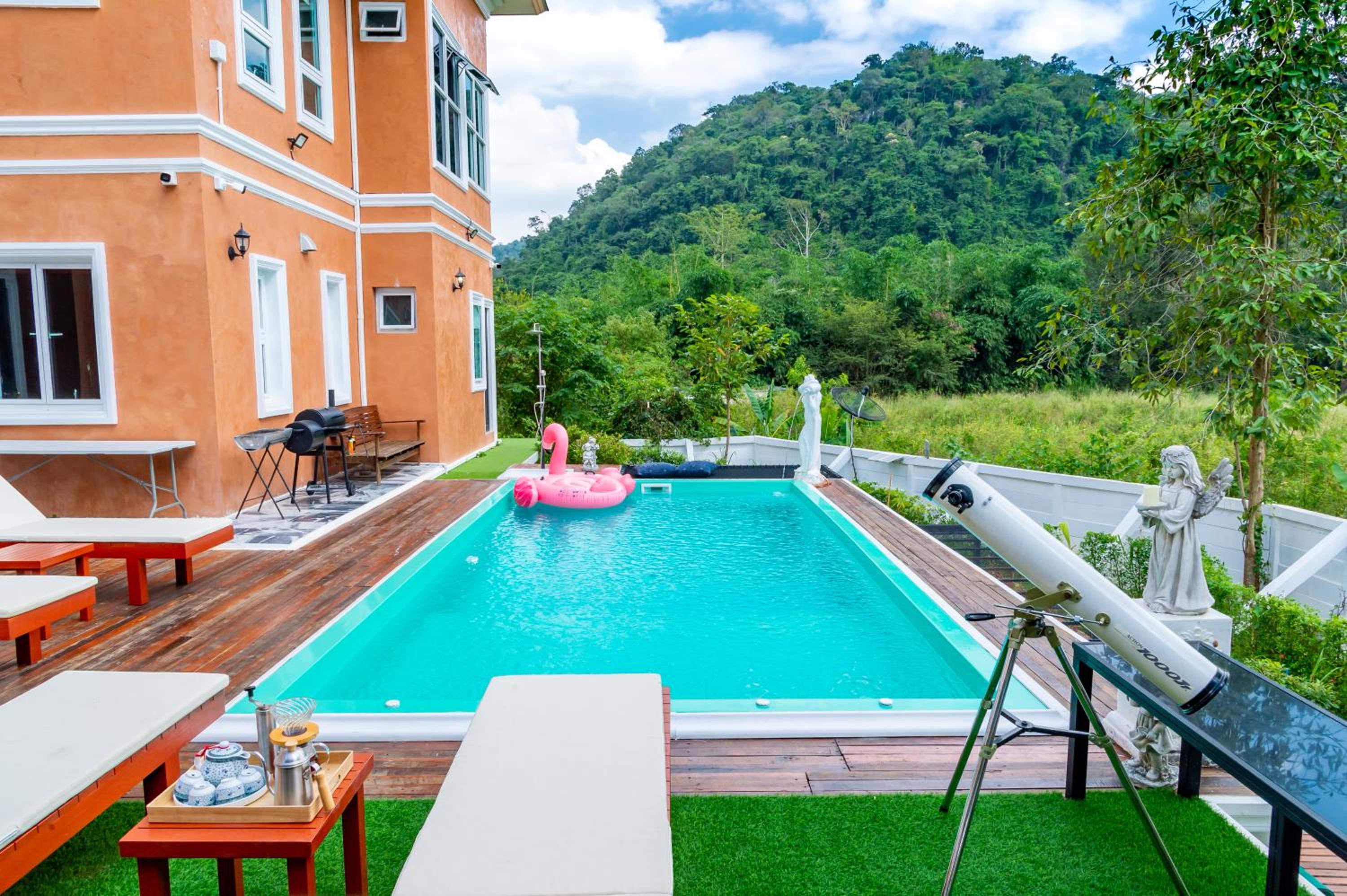 Villa with Private Pool - Photo 42