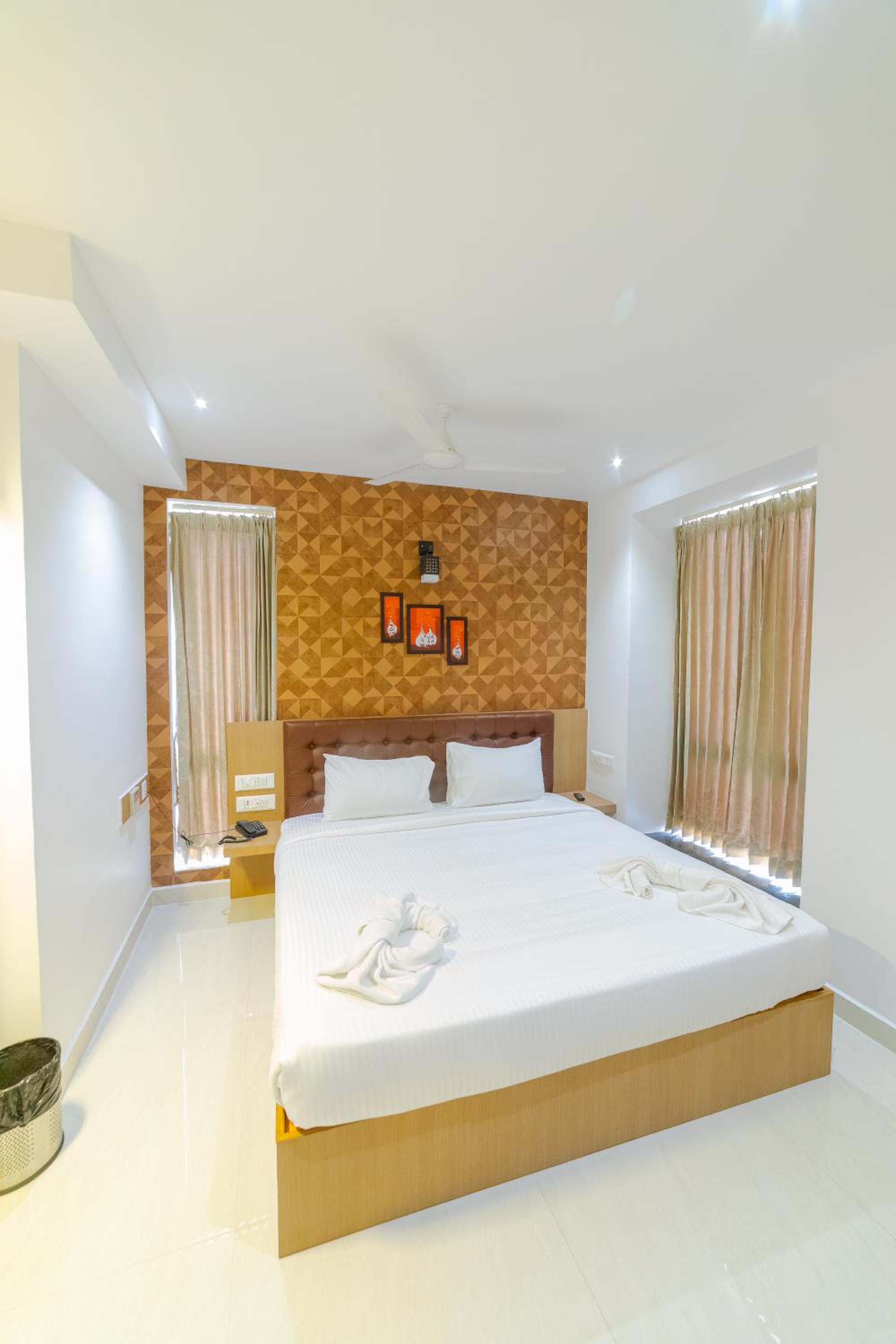 Superior King Room - Photo 1