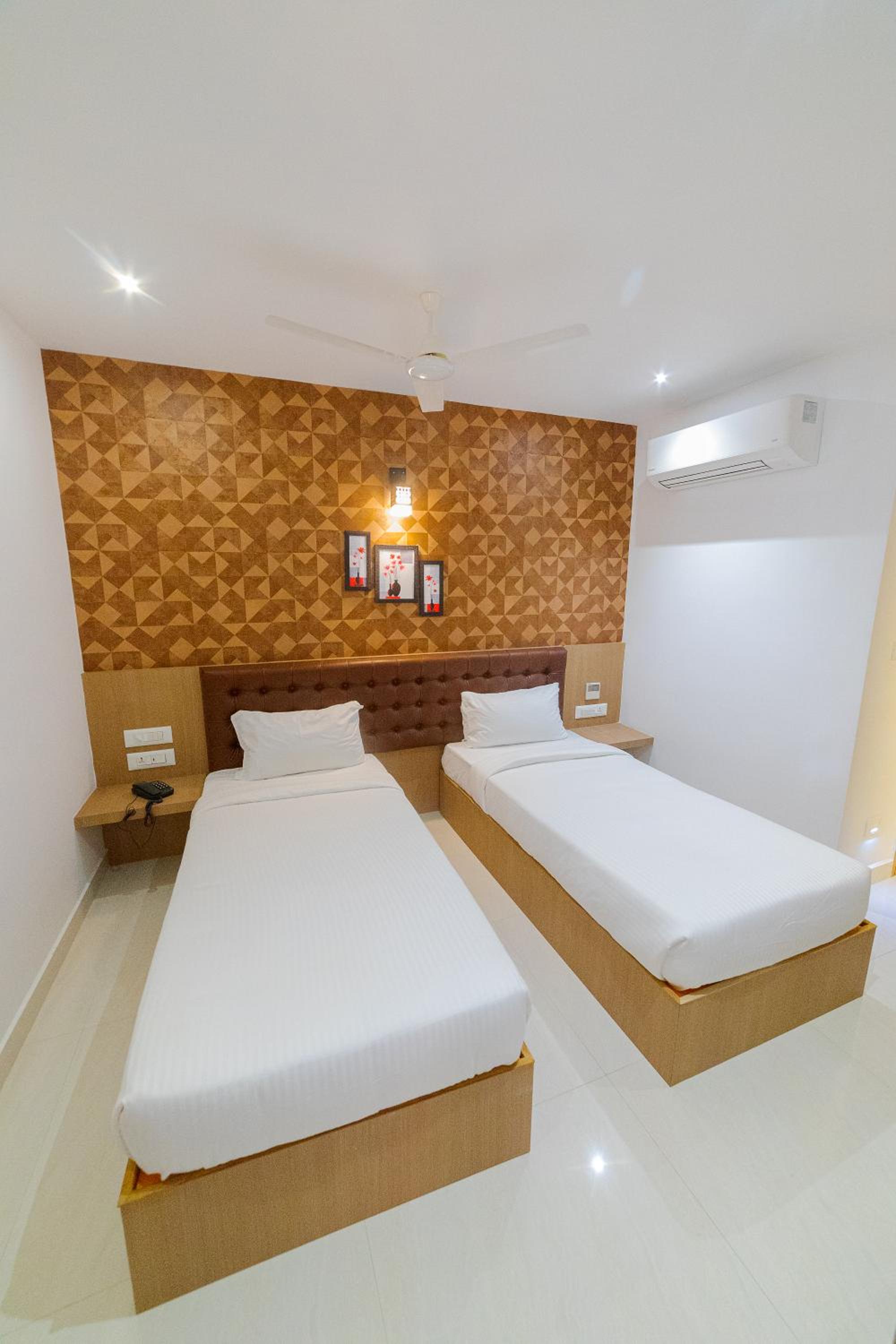 Twin Room with City View