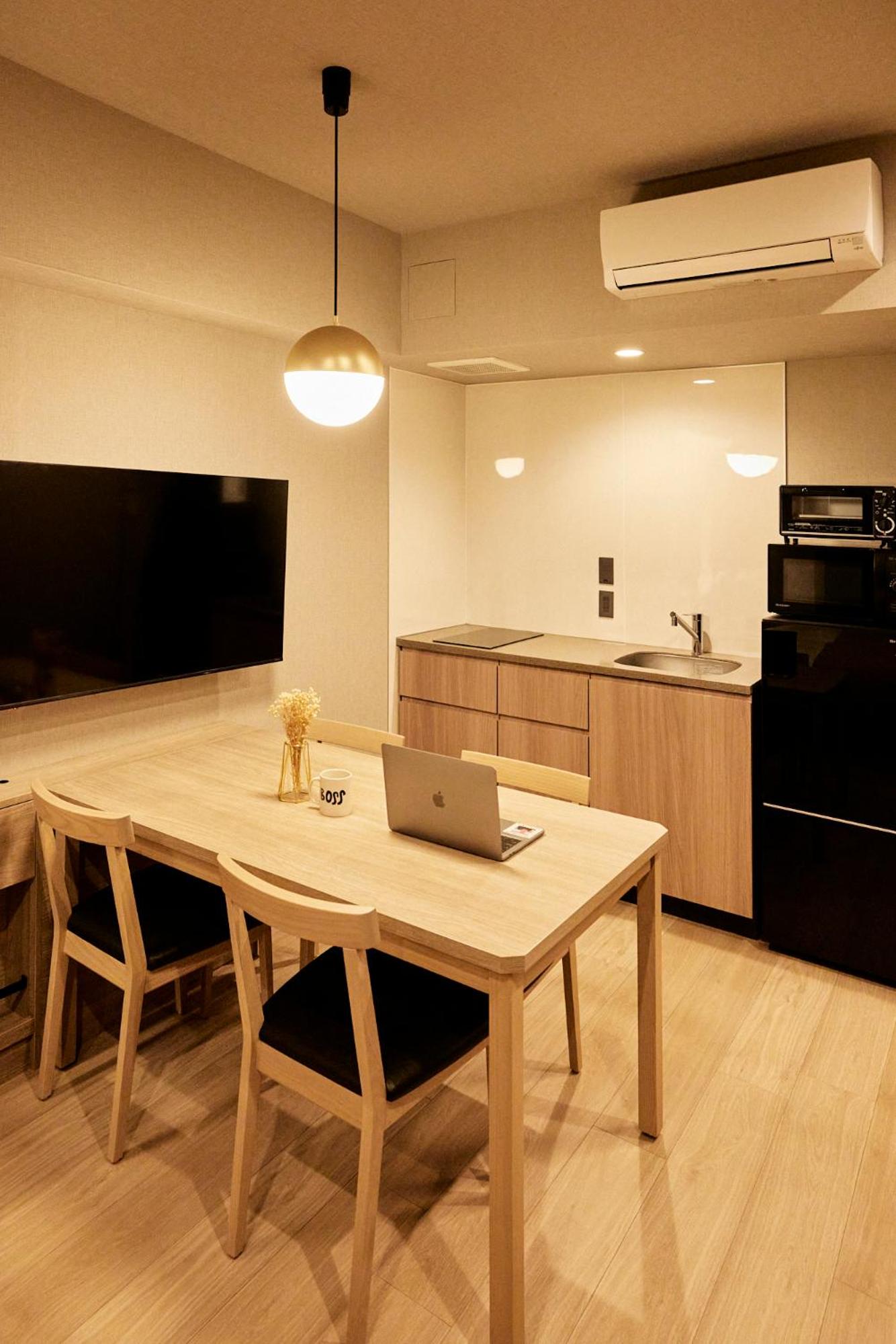 Deluxe Studio Apartment photo 2