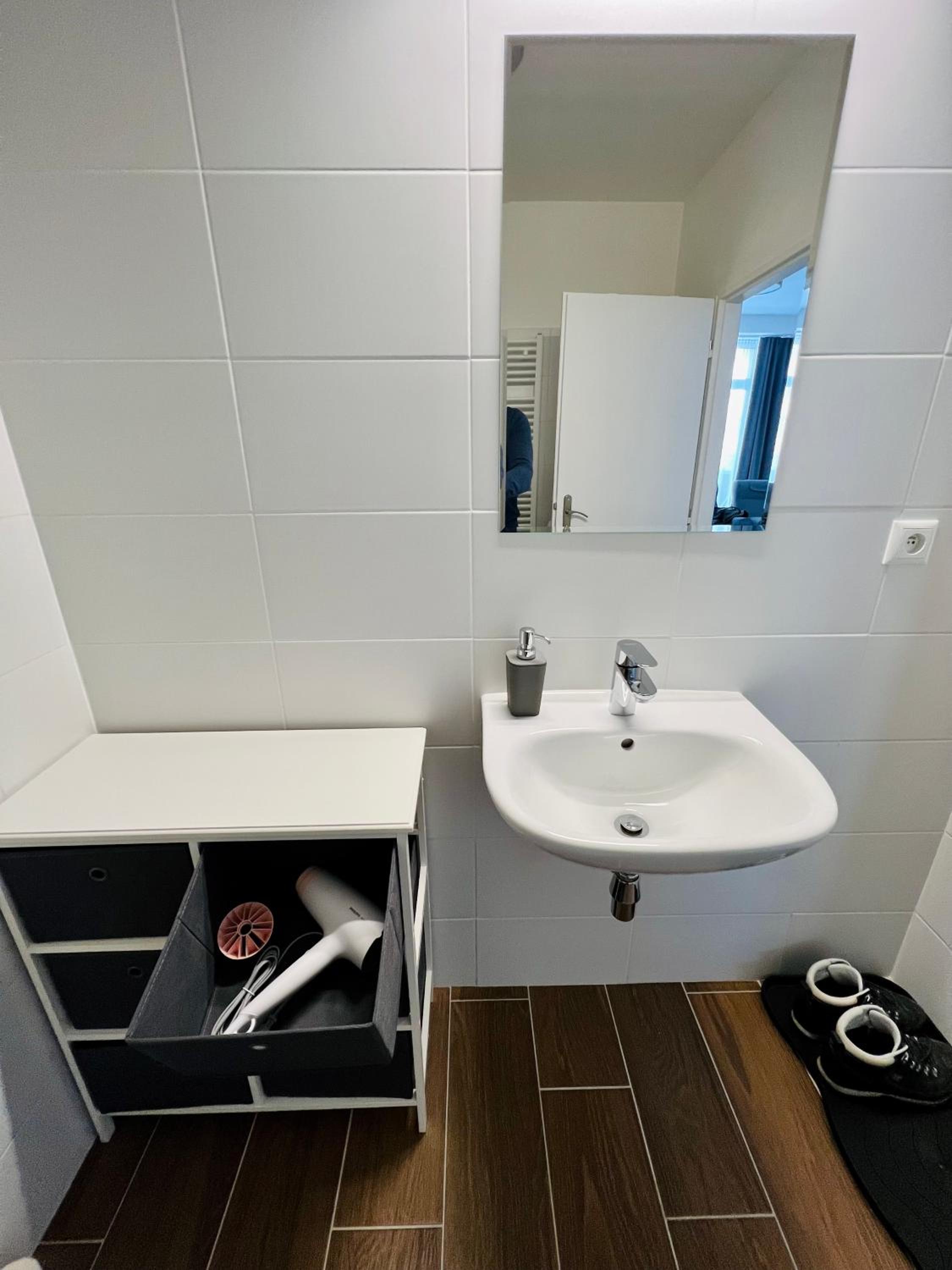 One-Bedroom Apartment - Photo 13