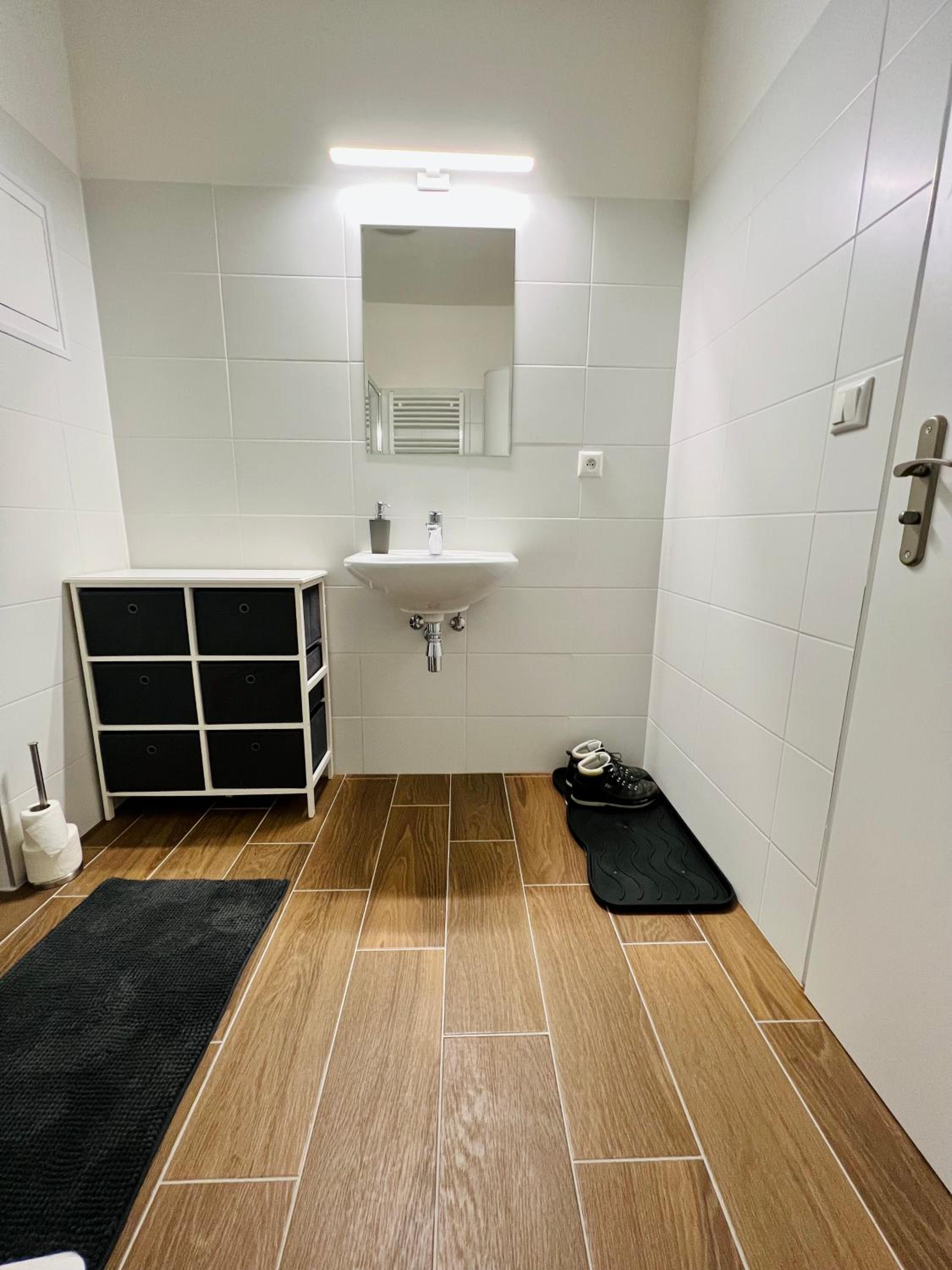 One-Bedroom Apartment - Photo 14