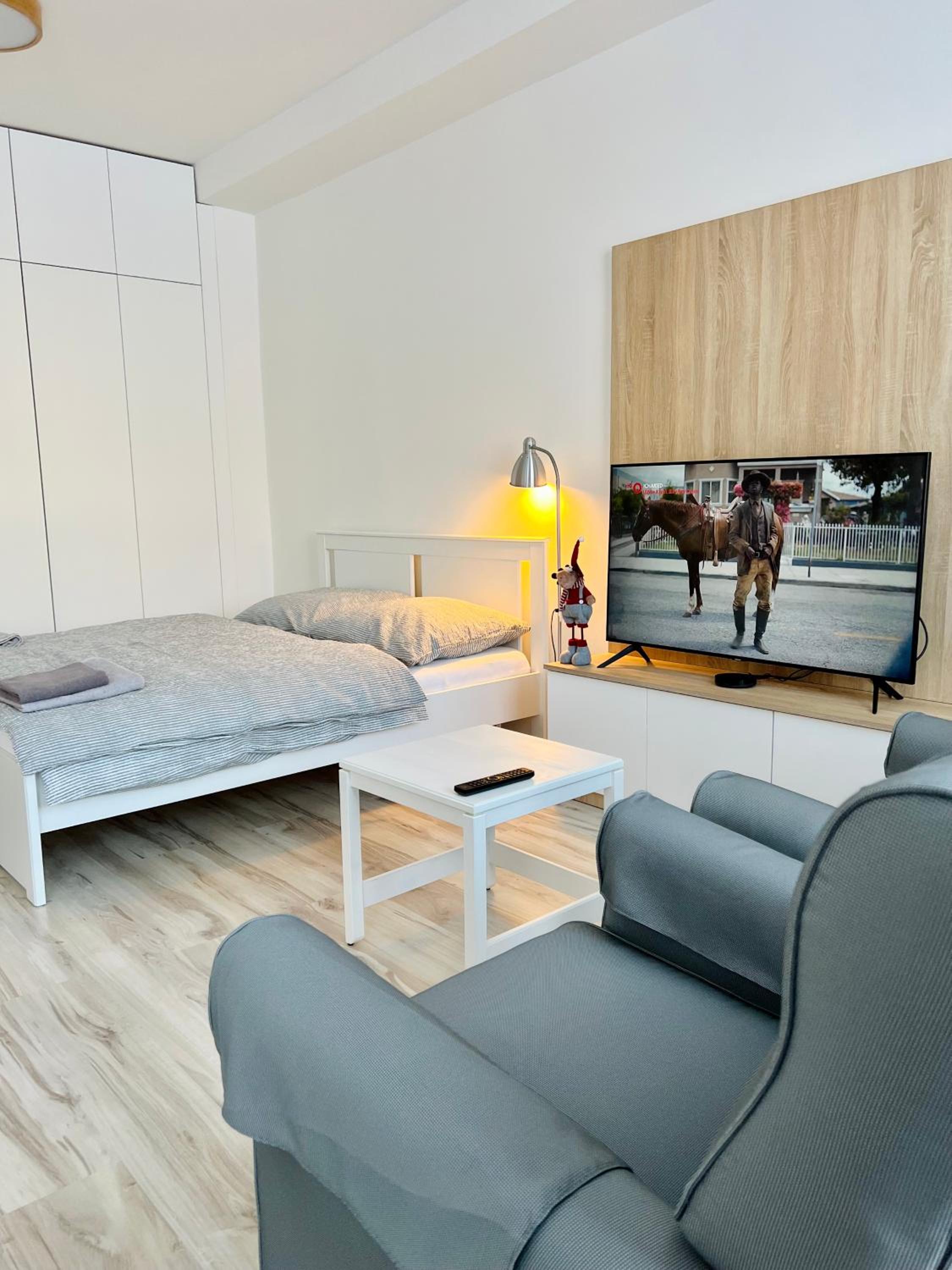 One-Bedroom Apartment - Photo 17