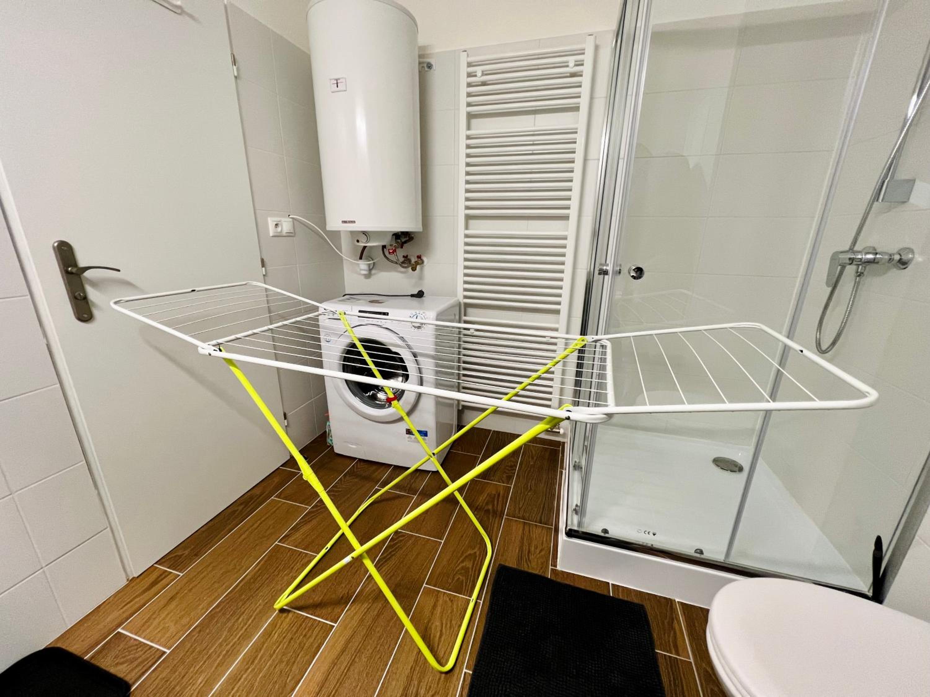 One-Bedroom Apartment - Photo 18