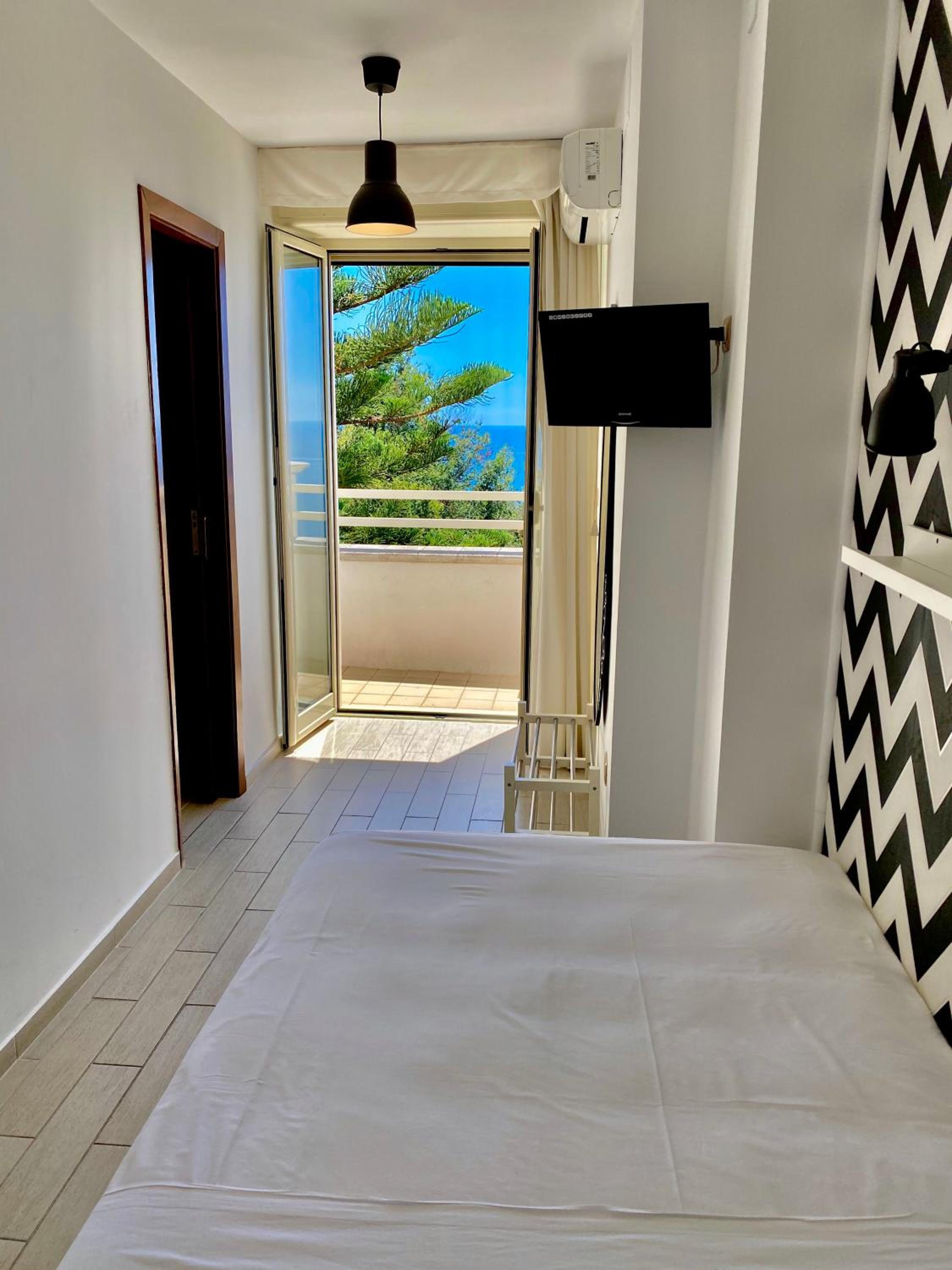 Single Room - Photo 5