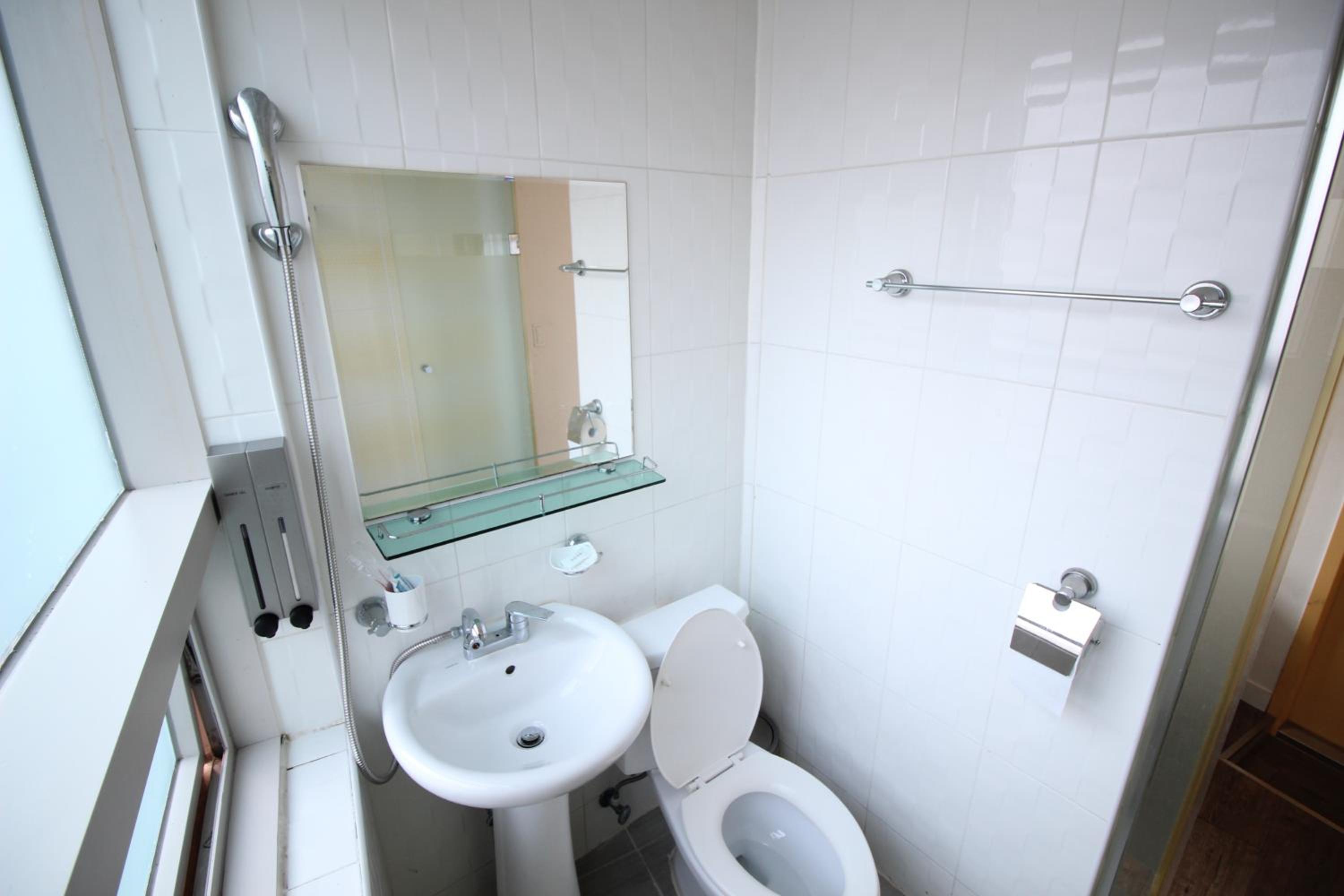 Standard Double Room - Photo 6