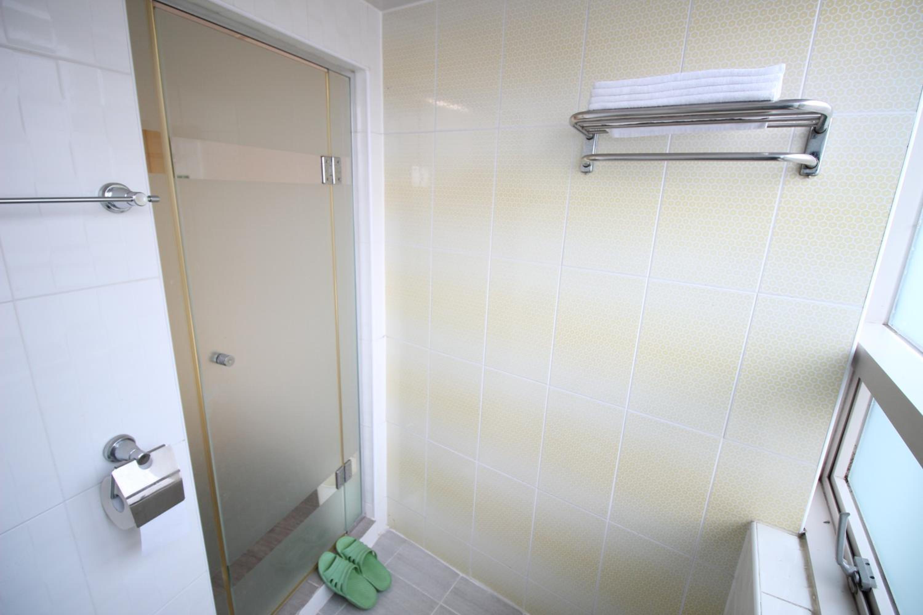Standard Double Room - Photo 7