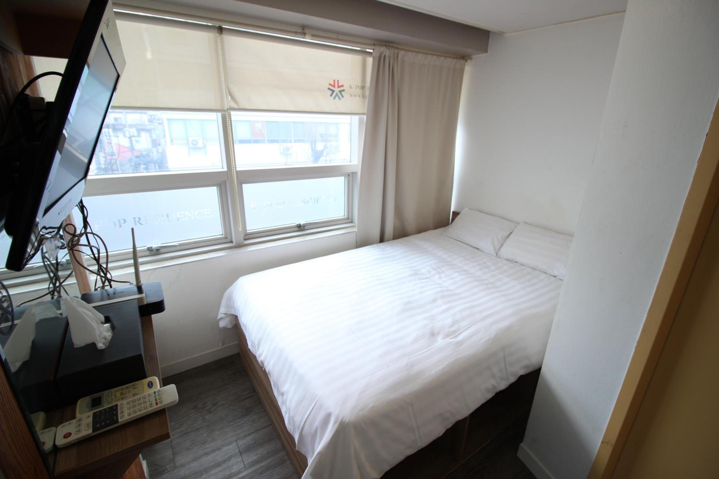 Standard Double Room - Photo 10