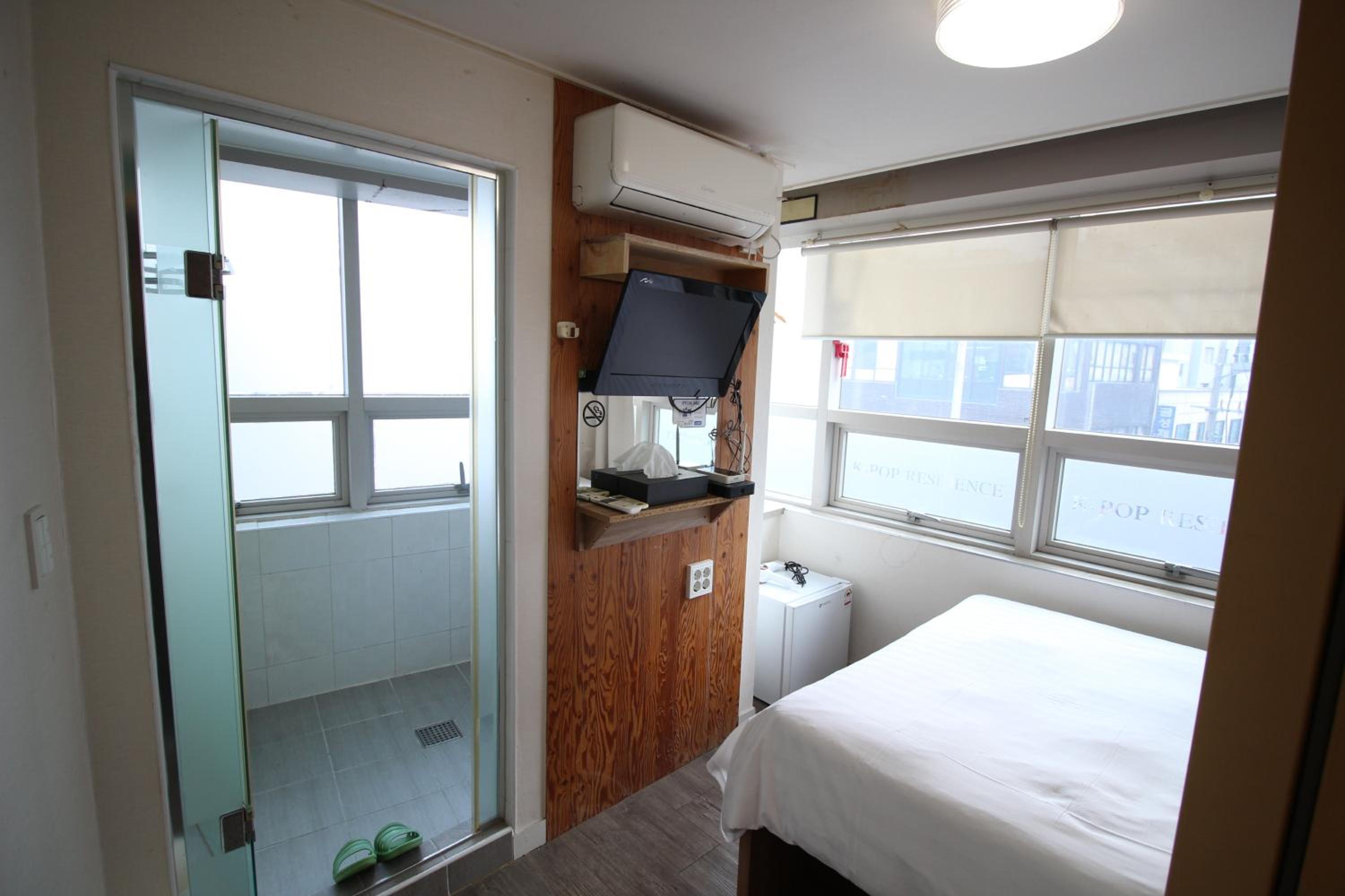 Standard Double Room - Photo 4